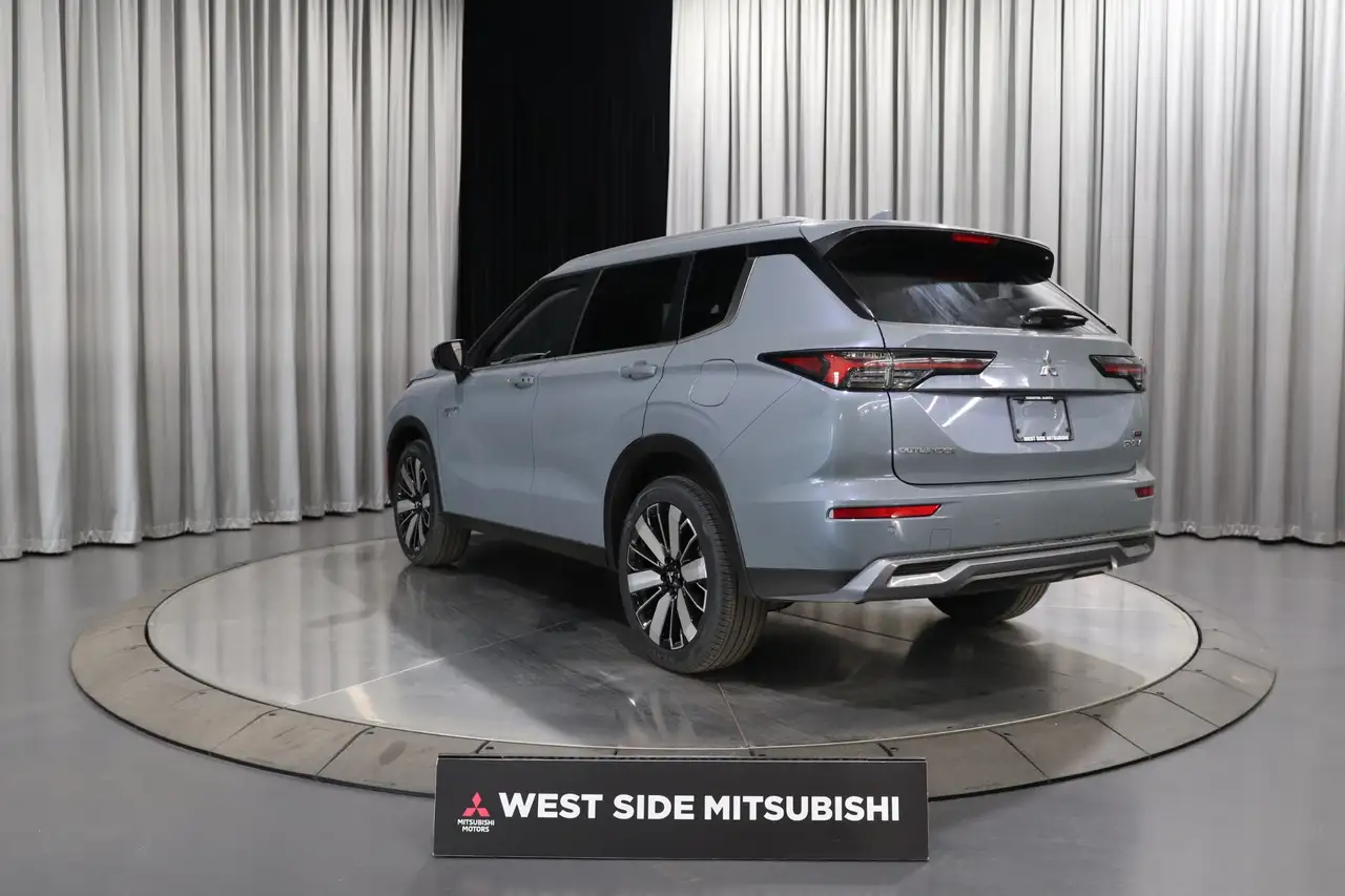 Mitsubishi Outlander снимка Mitsubishi Outlander