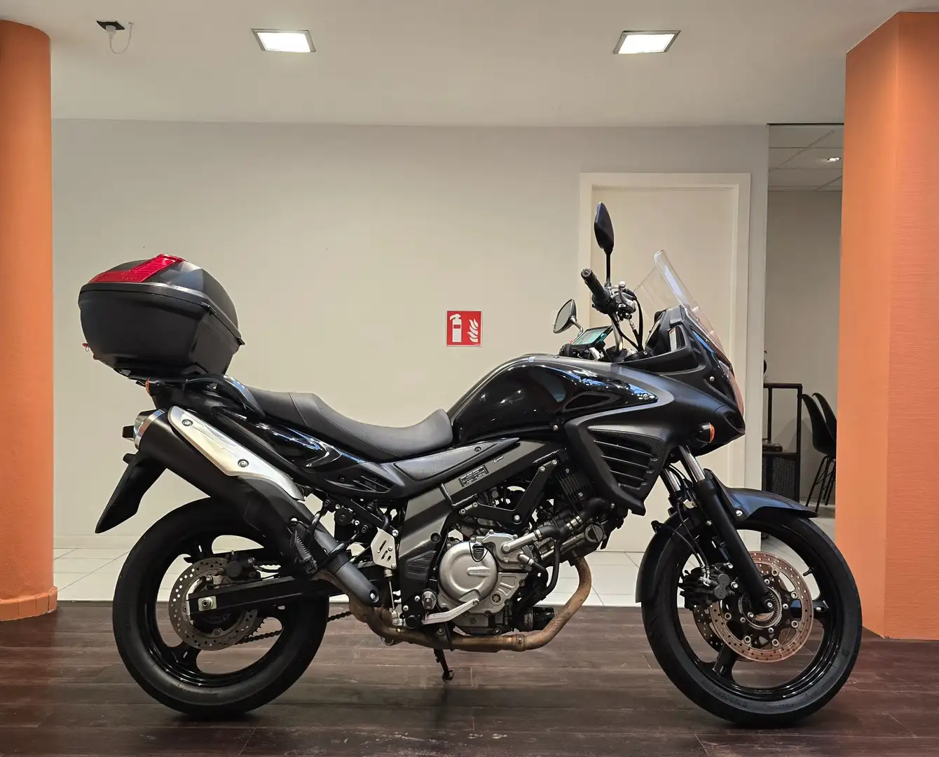 Suzuki V-Strom 650 Noir - 1
