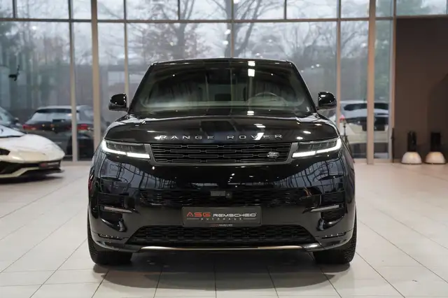 Land Rover Range Rover Sport view 3