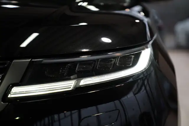 Land Rover Range Rover Sport view 8