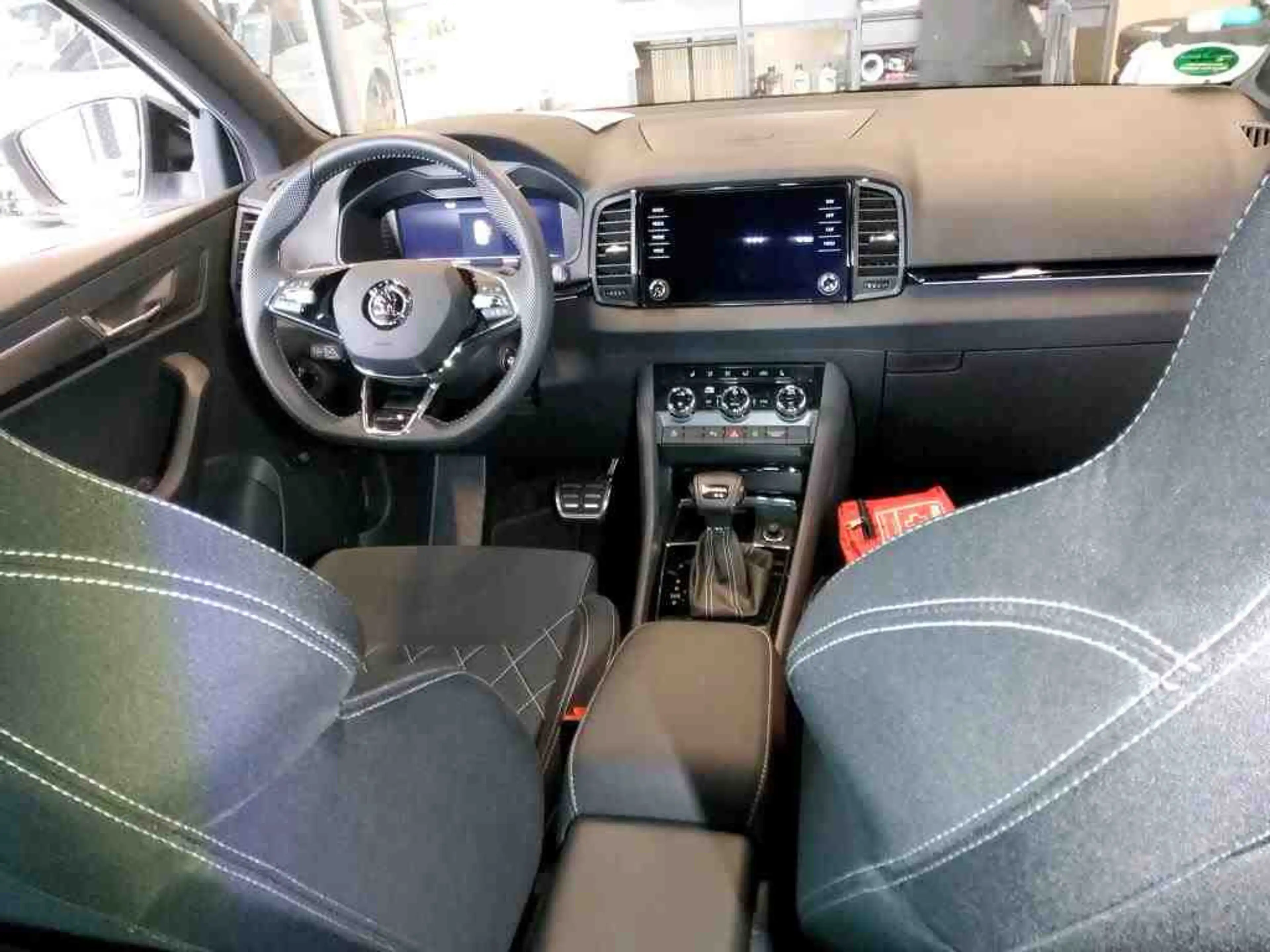Skoda Karoq 1.5 TSI DSG SPORTLINE*MATRIX*KESSY*AHK*KAM — photo 5