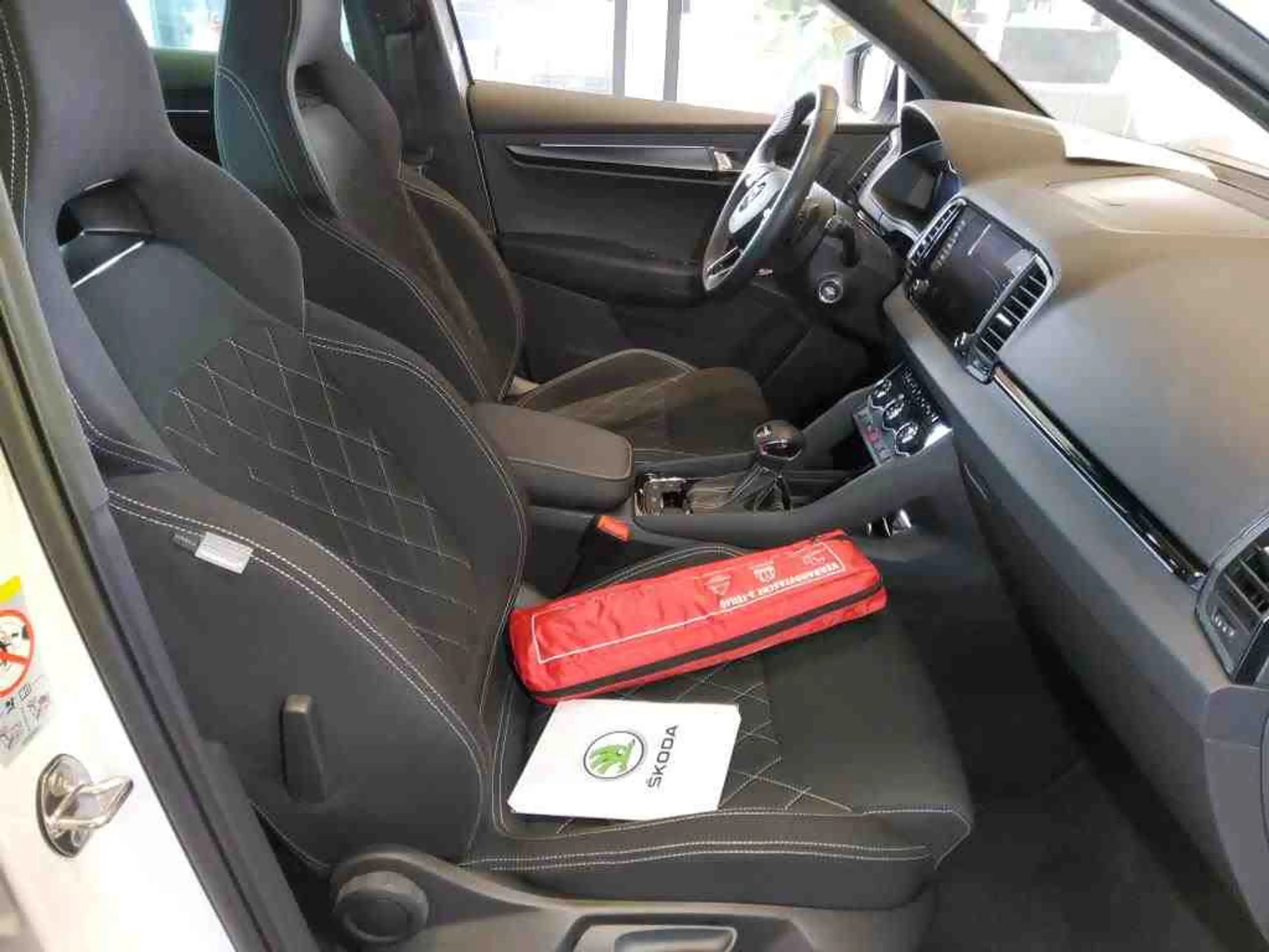 Skoda Karoq 1.5 TSI DSG SPORTLINE*MATRIX*KESSY*AHK*KAM — photo 6