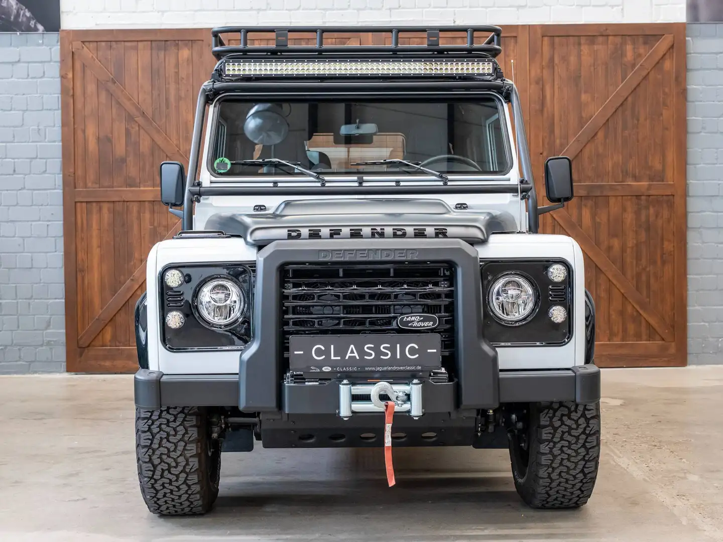 Land Rover Defender 90 STATION WORKS V8 Weiß - 2