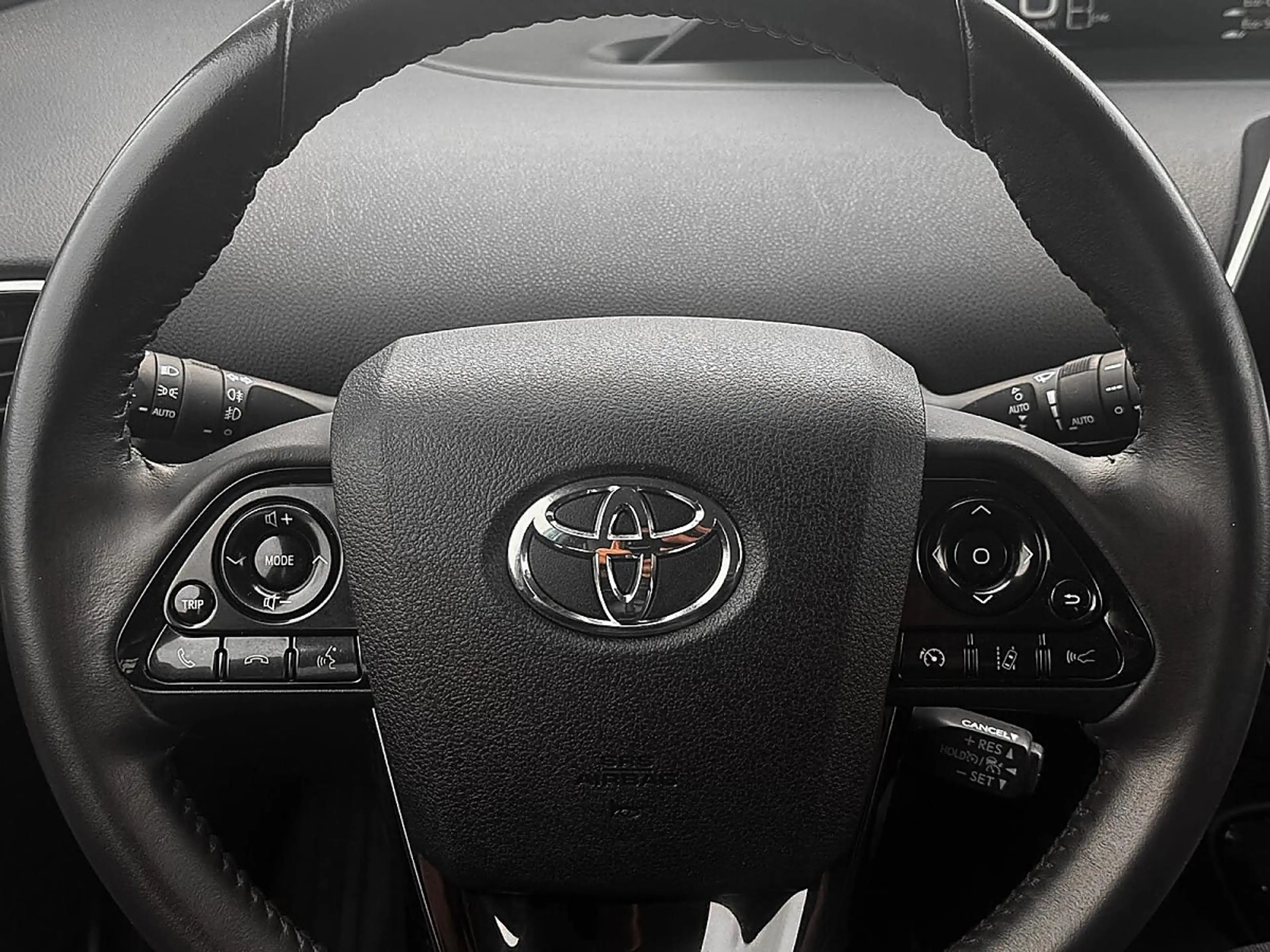 Toyota Prius 1,8 VVT-i Hybrid Lounge  | 1.BESITZ | ALLRAD | — photo 13