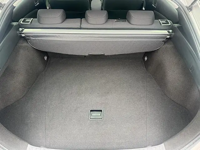 Toyota Prius view 18