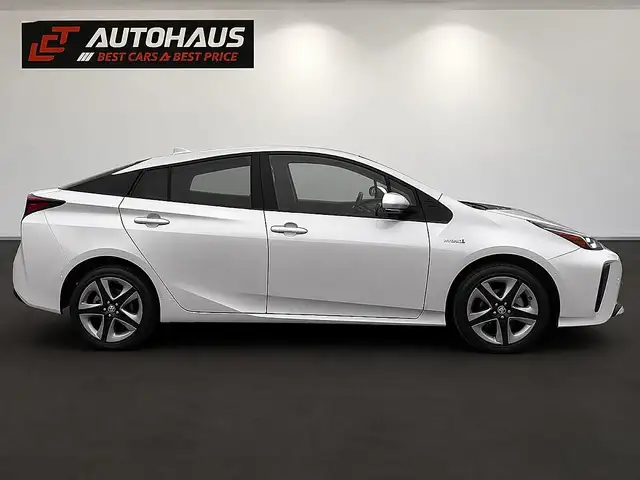 Toyota Prius view 5