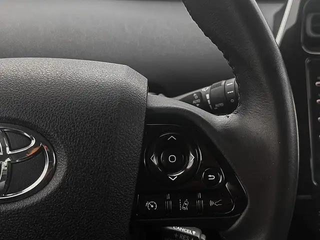 Toyota Prius view 12