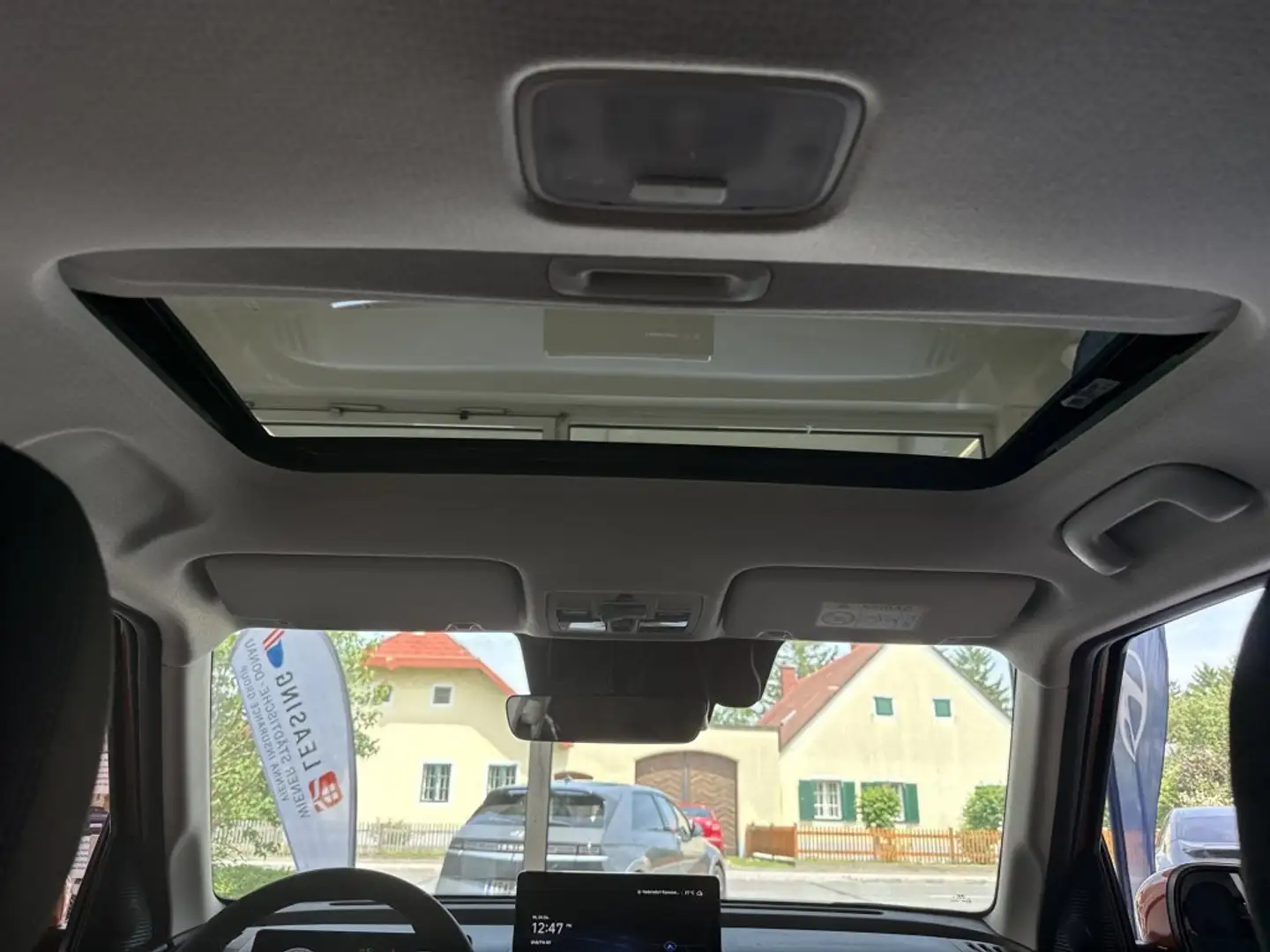 Hyundai Inster Trend Line 49kWh r5t42-P3-O1/2/5 narančasta - 1