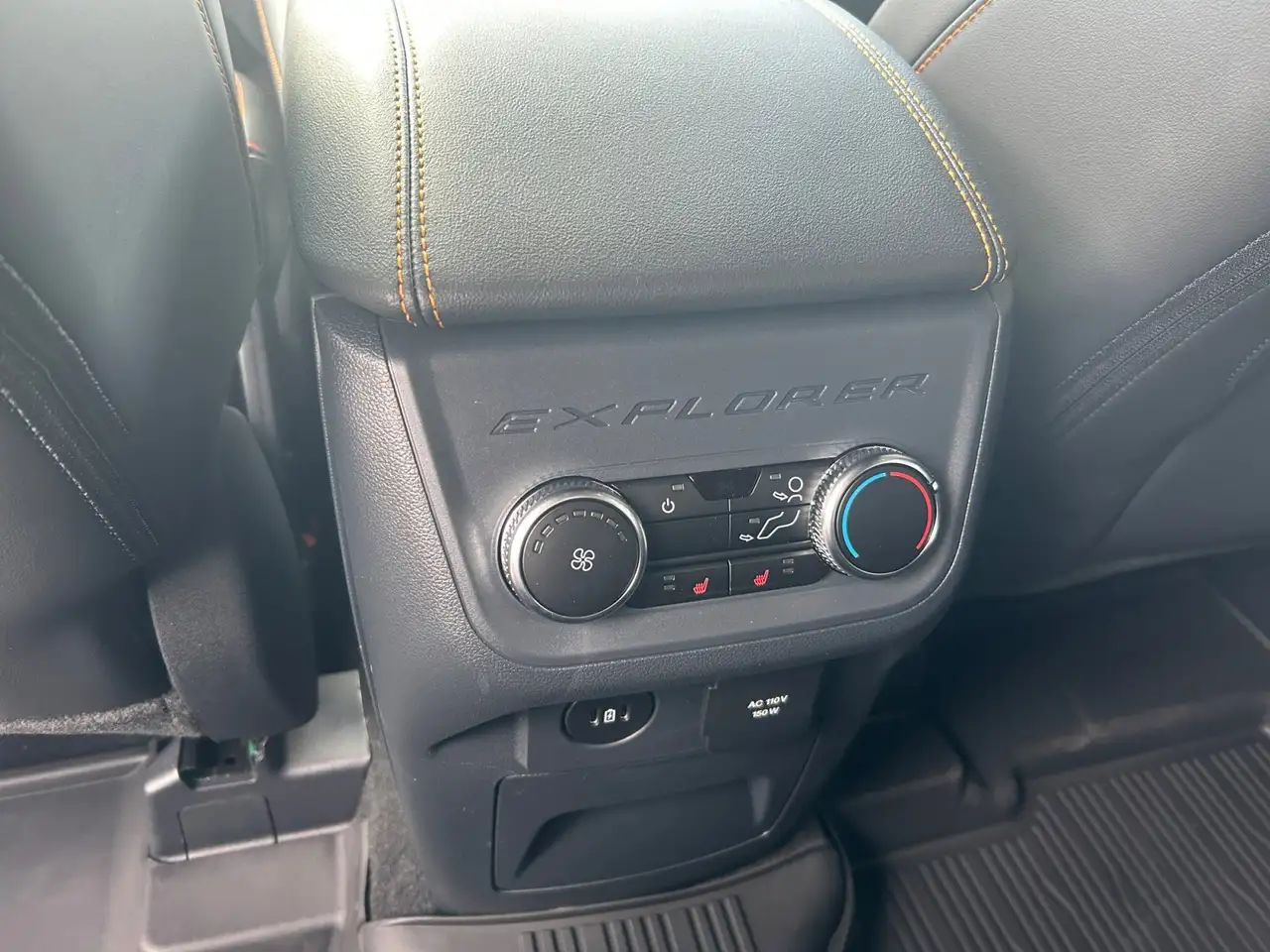 Ford Explorer photo Ford Explorer