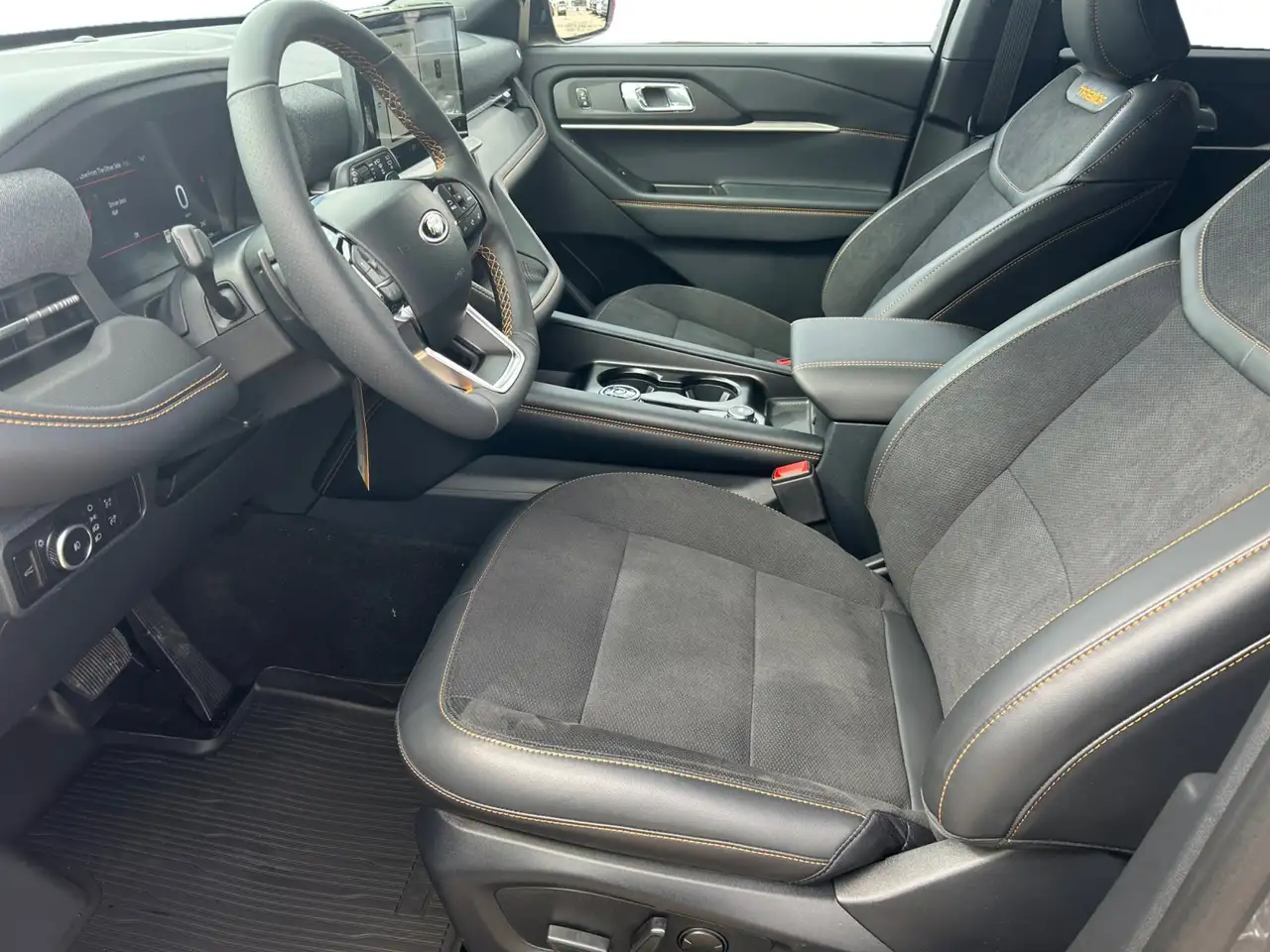 Ford Explorer photo Ford Explorer