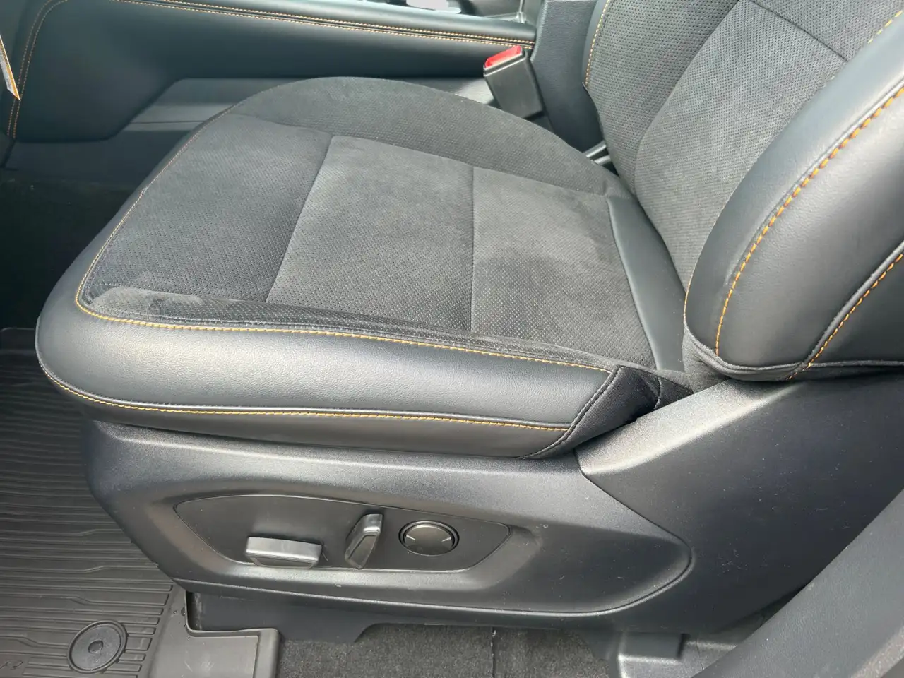 Ford Explorer photo Ford Explorer
