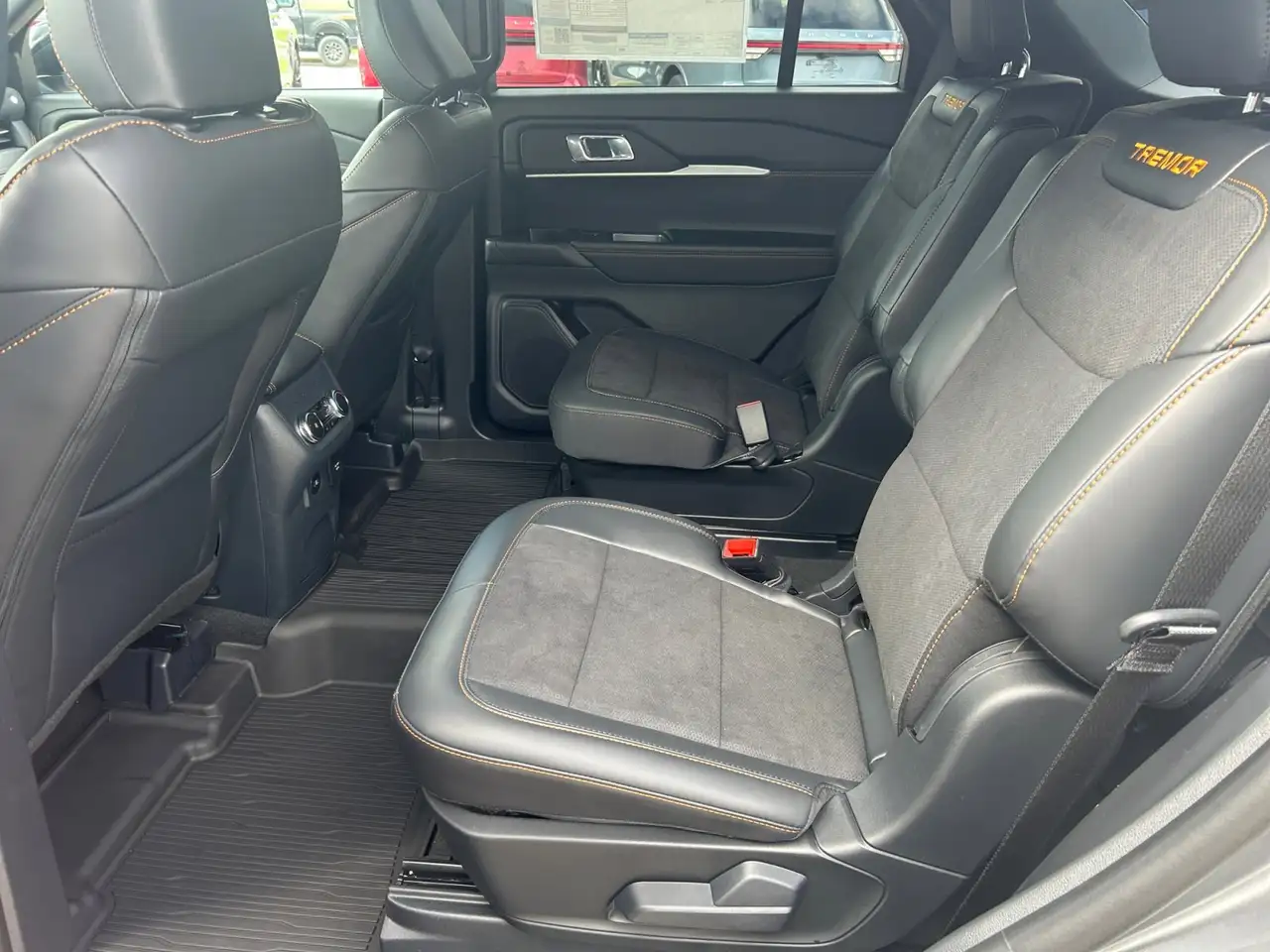 Ford Explorer photo Ford Explorer