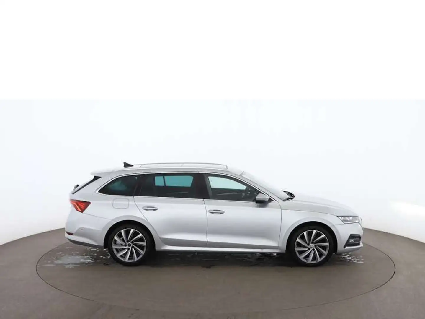 Skoda Octavia Combi 2.0 TDI Style MATRIX AHK SKY RADAR Silber - 2