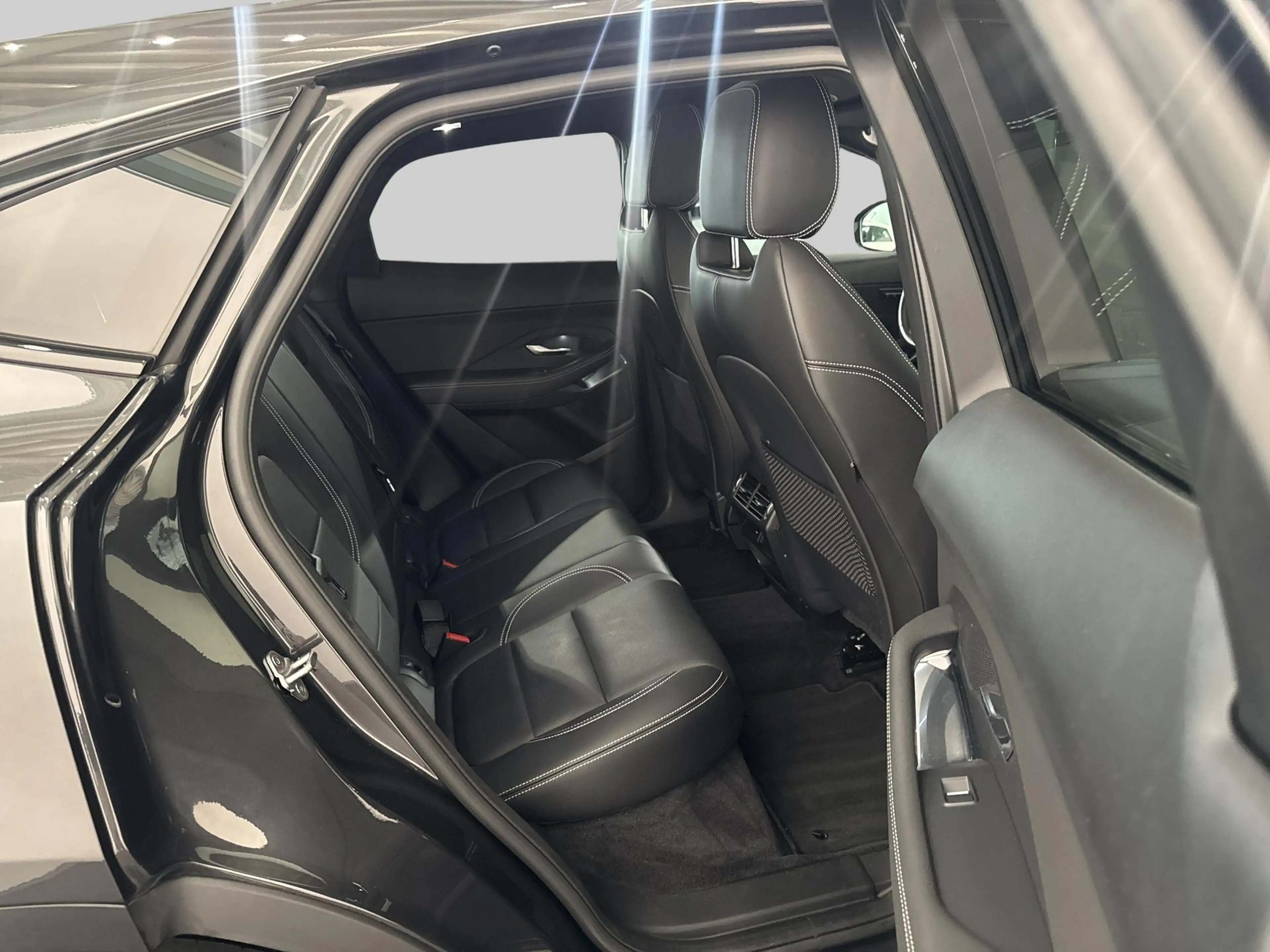 Jaguar E-Pace 1.5 P300e AWD R-Dynamic HSE | Android Auto | Apple — photo 14