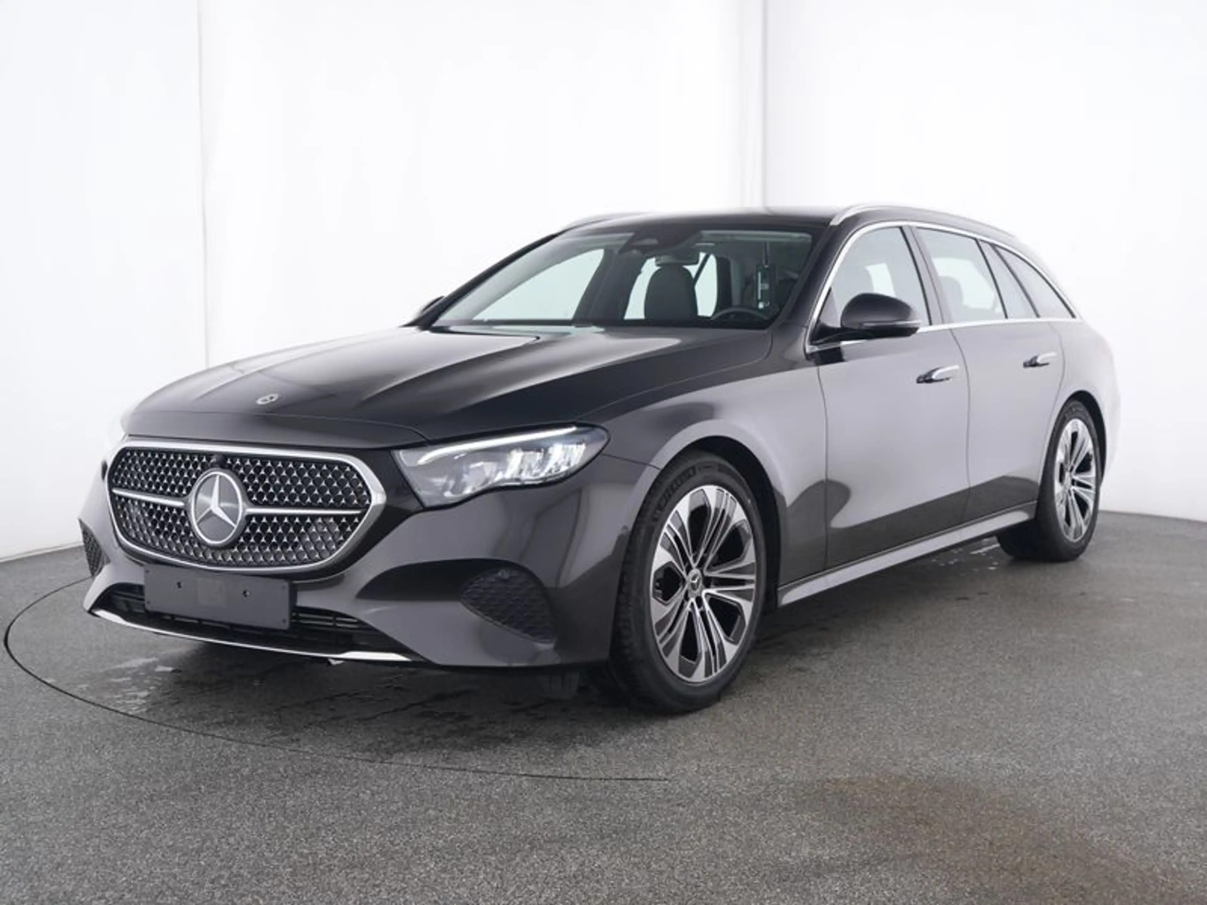 Mercedes-Benz E 220 d T PANO/AHK/LED/DIST/WP/RFK/KEYL