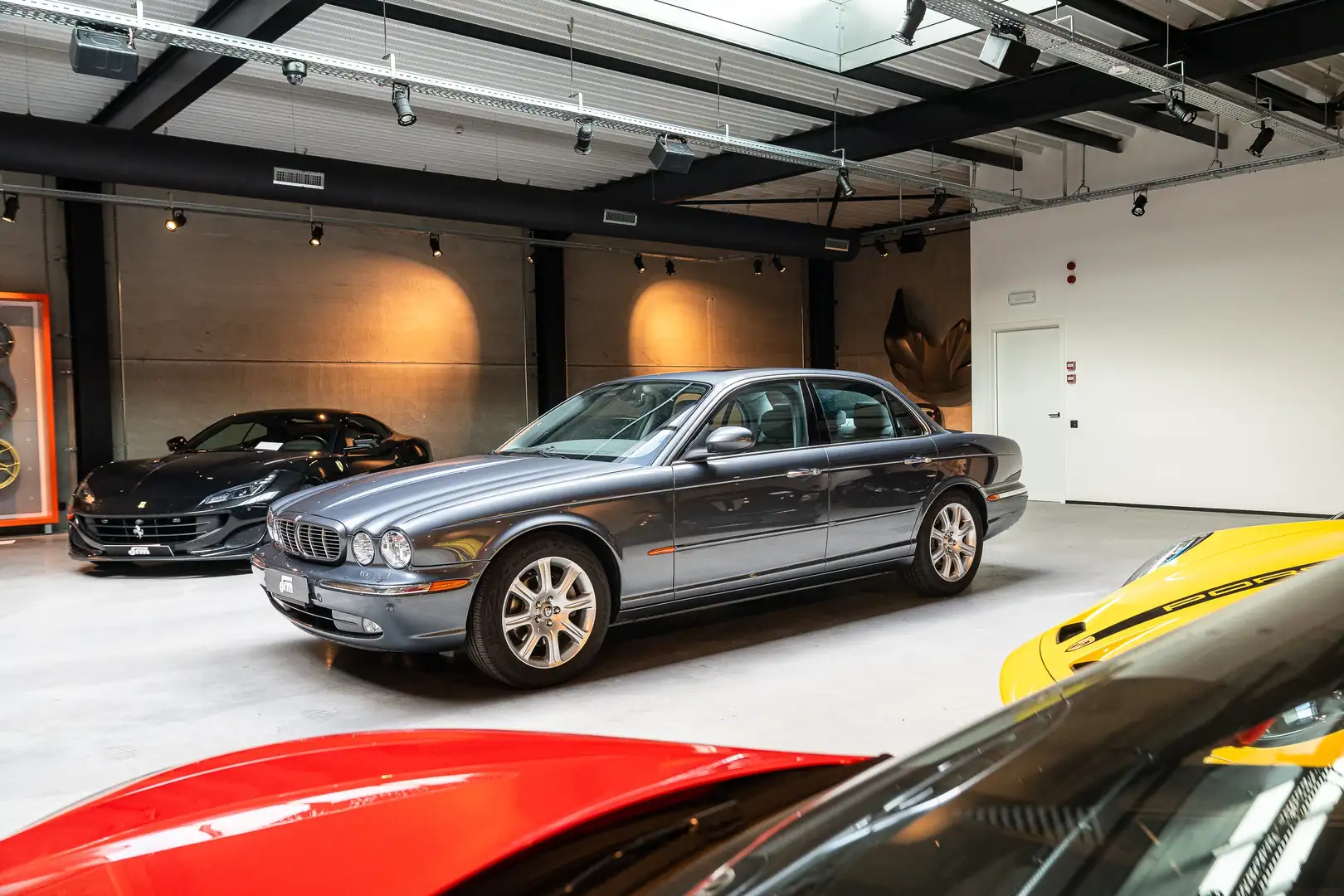 Jaguar XJ8 XJ8 4.2i V8 32v Executive Grijs - 2