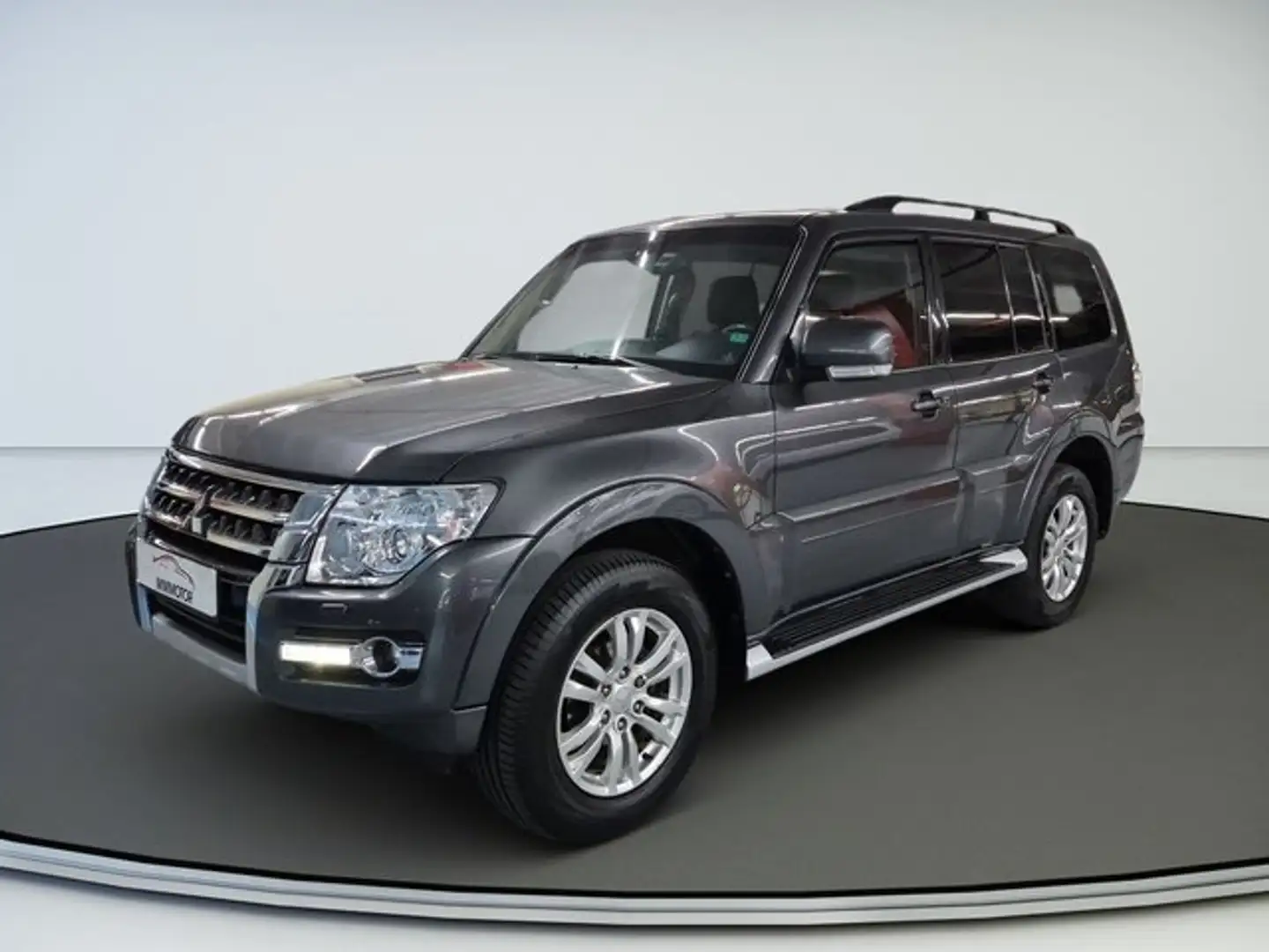 Mitsubishi Montero 3.2DI-D Kaiteki 5AT 190 Gris - 1