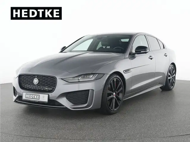 Jaguar XE D200 RWD R-Dynamic Black