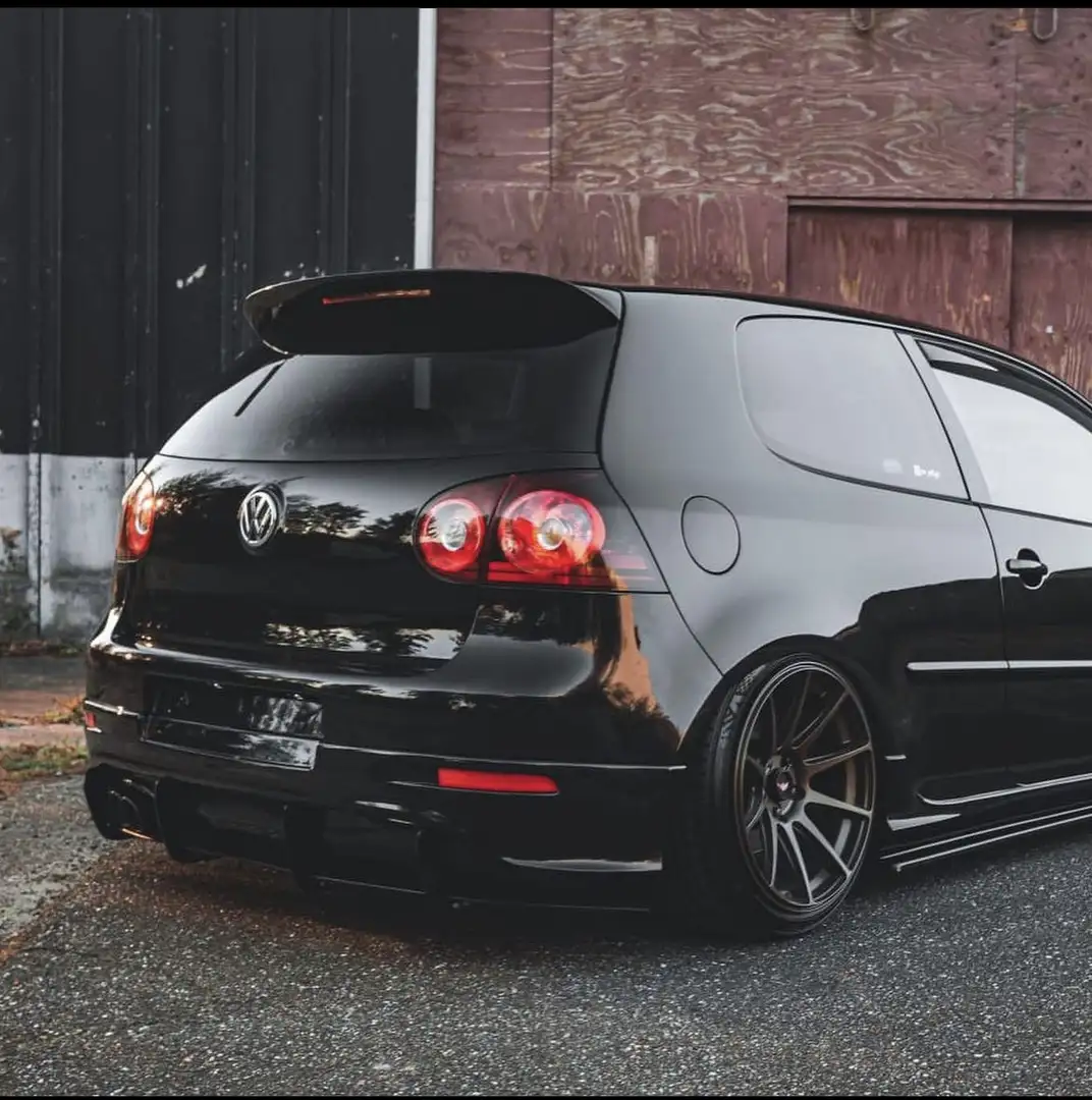 Volkswagen Golf 5 GTI 300pk *air ride* Zwart - 1