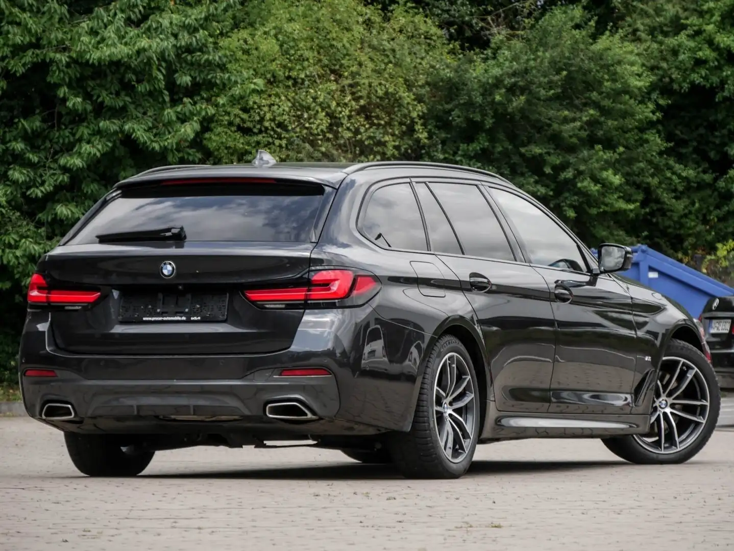 BMW 520 d LASER+AHK+PANO+ACC+DA+PA+HuD+LHZ Grijs - 2