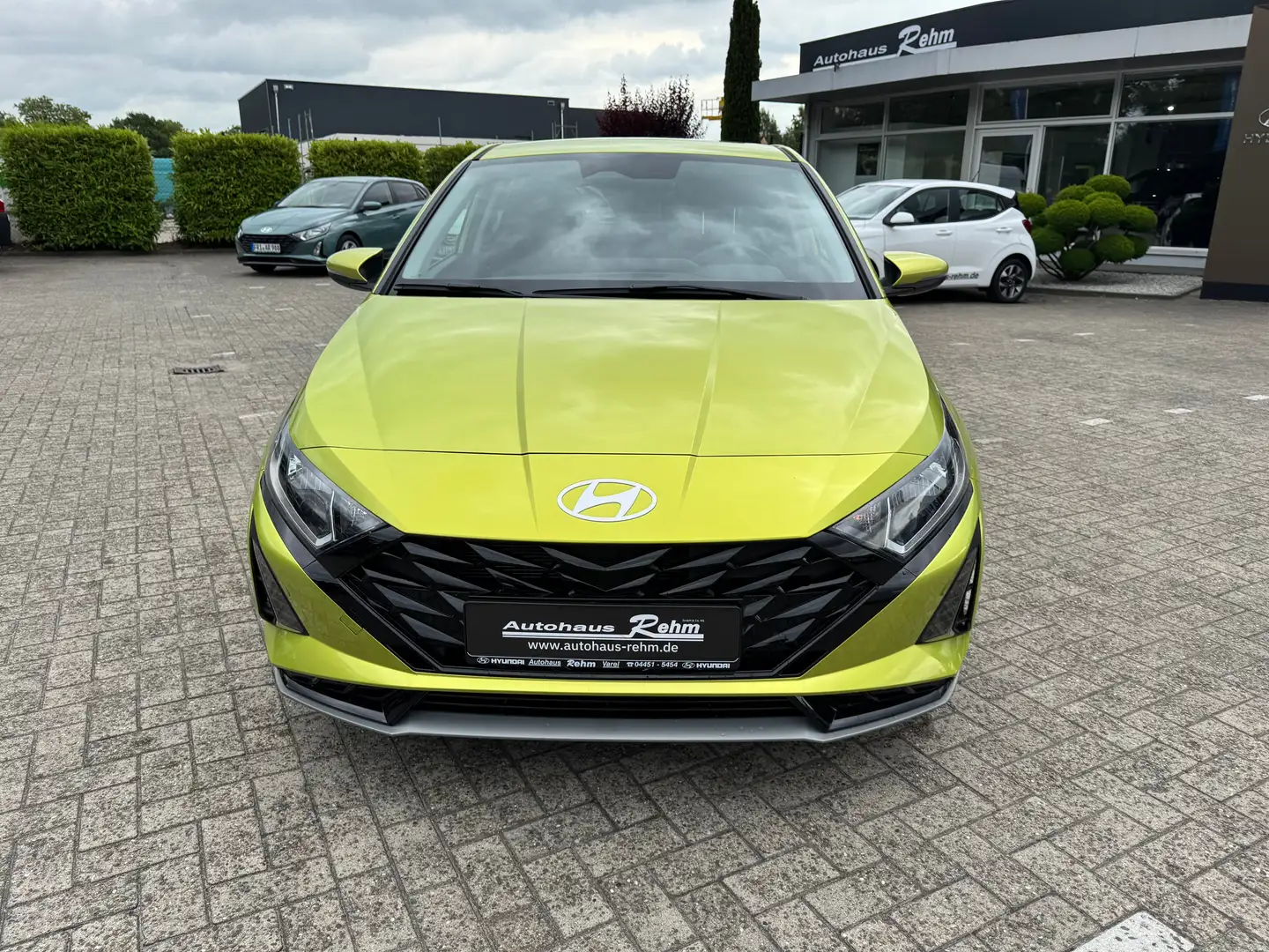 Hyundai i20 1.0 T-GDI Trend AUTOMATIK | PDC | RFK | SHZ | LHZ Gelb - 2