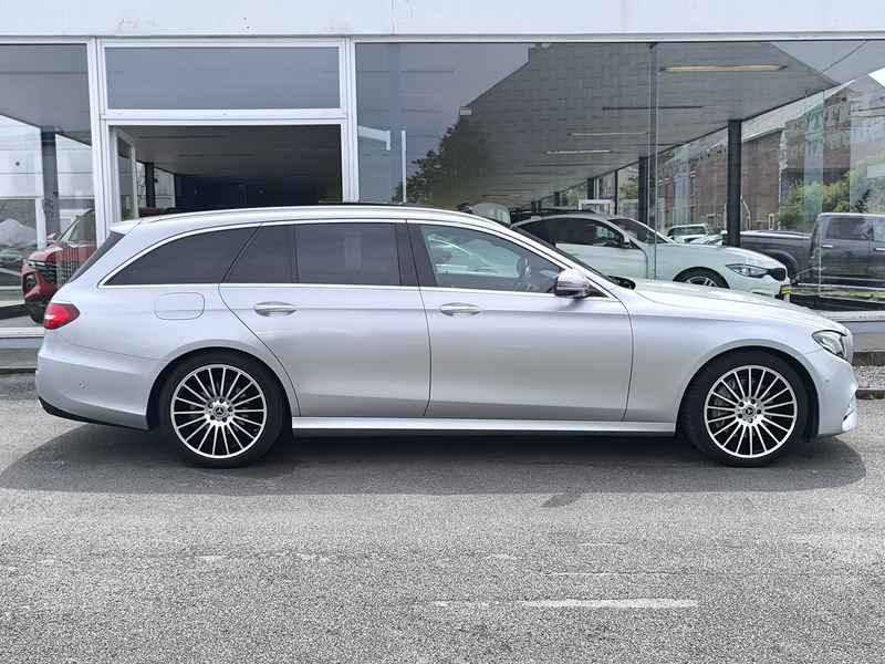Mercedes-Benz E 220 d BOITE AUTO 9 G-TRONIC PACK AMG TOIT PANO FULL OPTIONS — photo 4