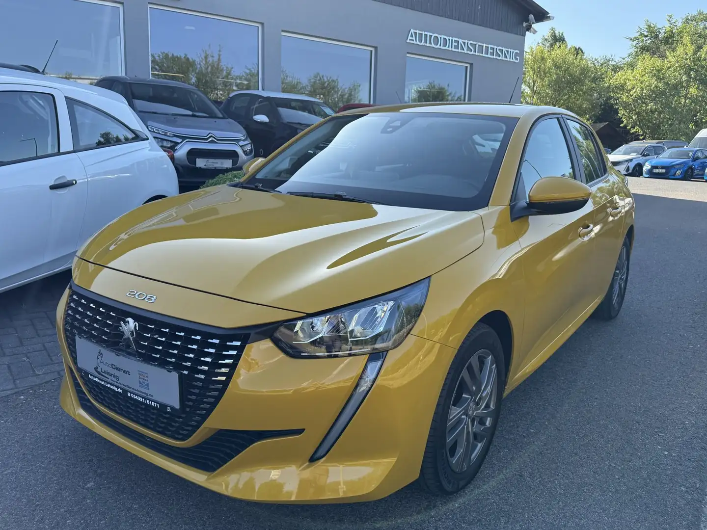 Peugeot 208 1.2 PureTech 75 Active Pack PDC SHZ LED Gelb - 2