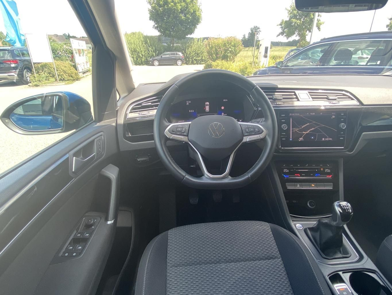 Volkswagen Touran 1.5 TSI COMFORTLINE FAMILY-PAKET+APP-CONN — photo 9