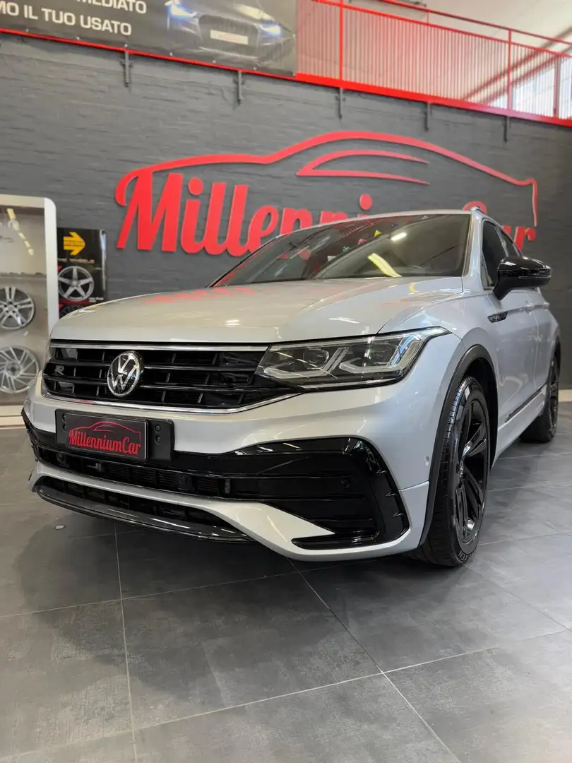 Volkswagen Tiguan 2.0 TDI 150CV SCR DSG R-Line chilometri certifica Grau - 1