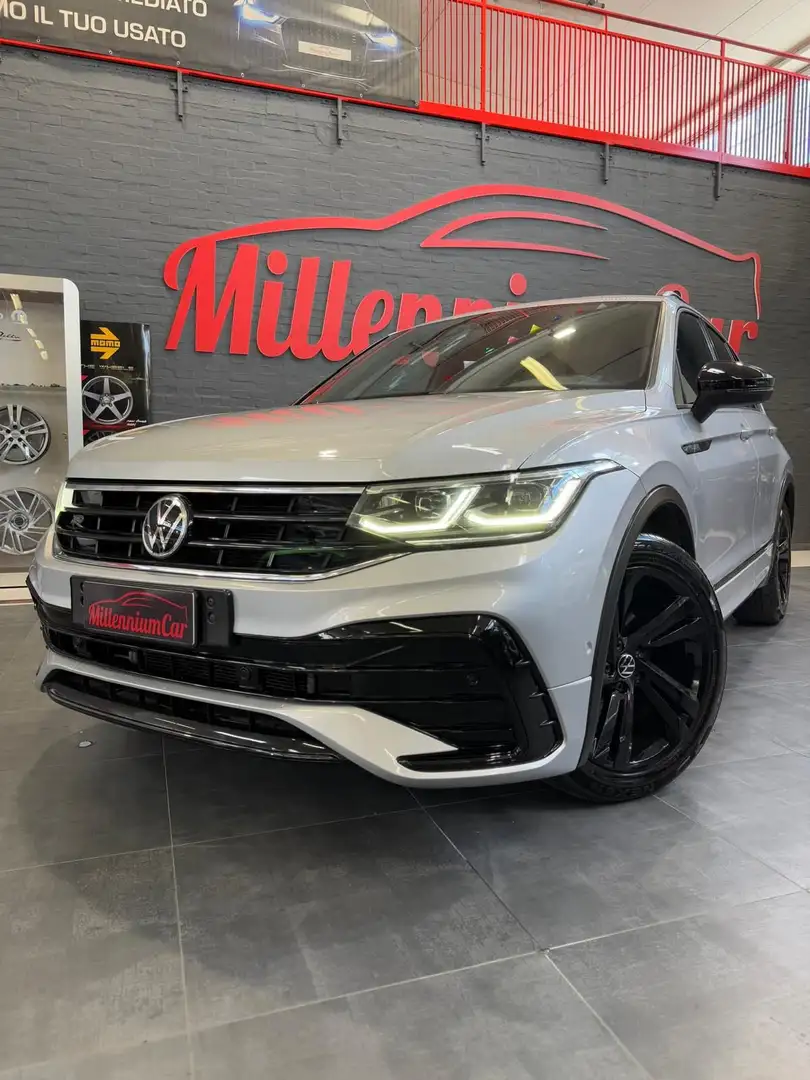 Volkswagen Tiguan 2.0 TDI 150CV SCR DSG R-Line chilometri certifica Grau - 2