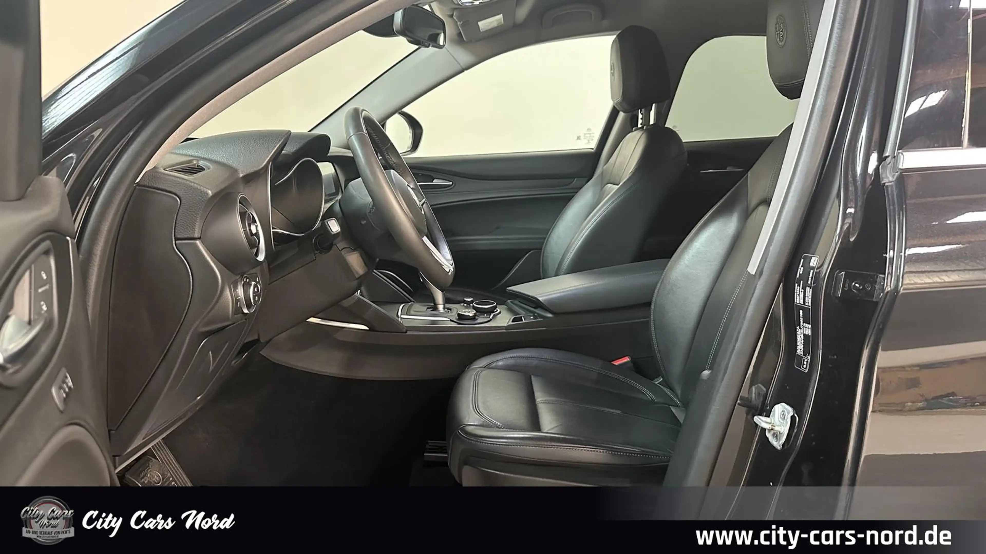 Alfa Romeo Stelvio Super Q4 LEDER+BI.XENON+KAM+KEYLESS — photo 12