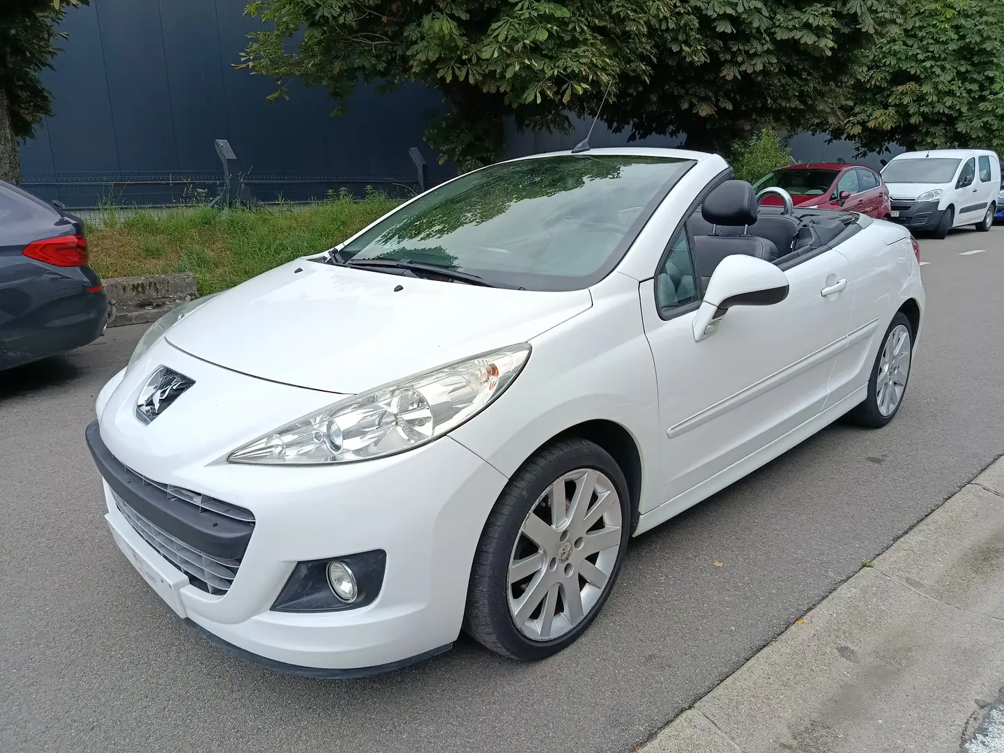 Peugeot 207 CC 1.6 HDi cuir eur5 Blanc - 1