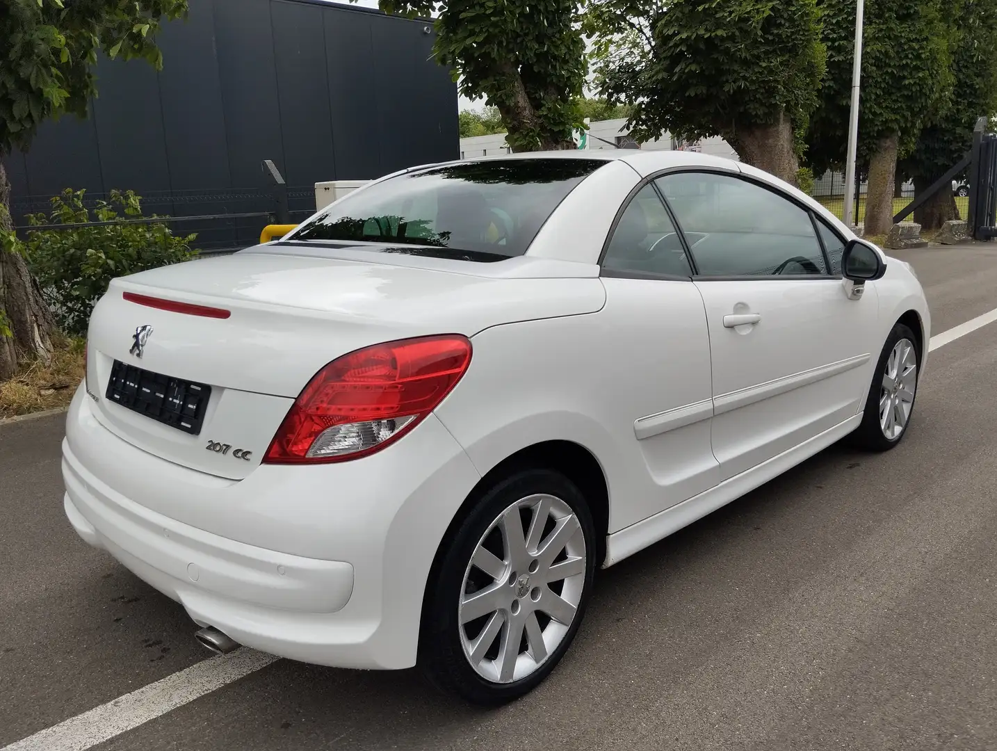 Peugeot 207 CC 1.6 HDi cuir eur5 Blanc - 2
