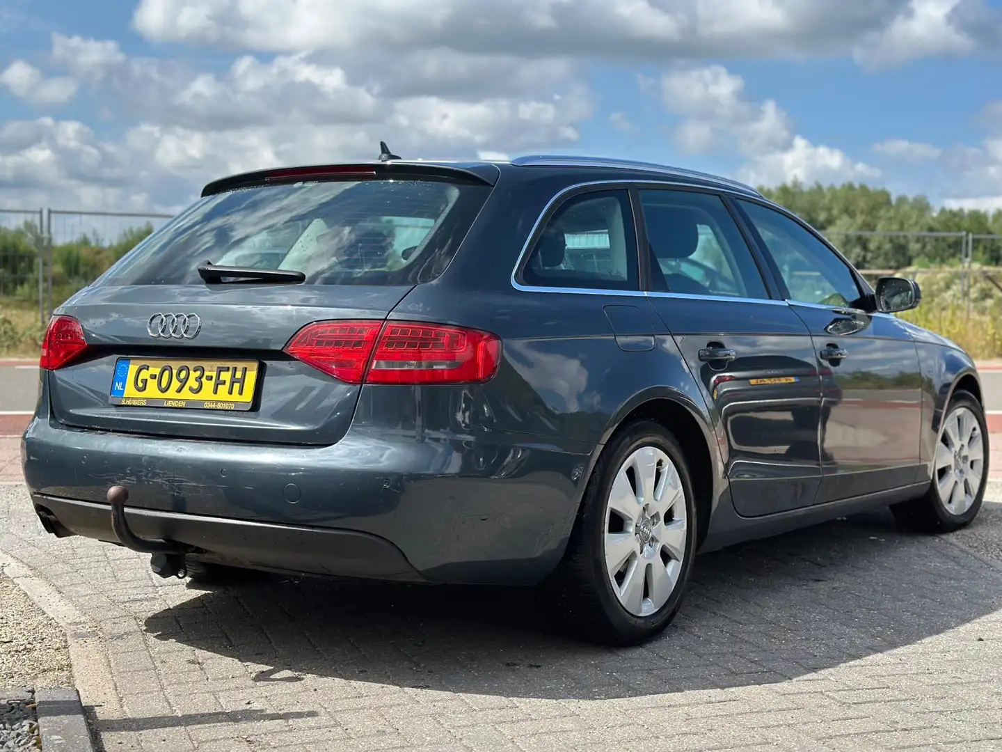 Audi A4 Avant 1.8 TFSI Pro Line Grijs - 2