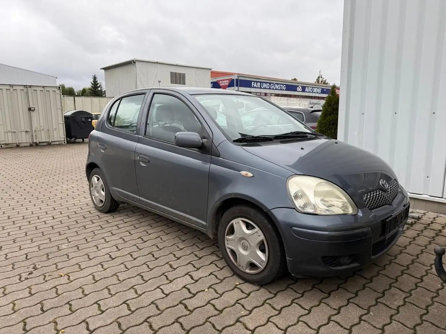 Toyota Yaris 1.0 Edition Blau - 1