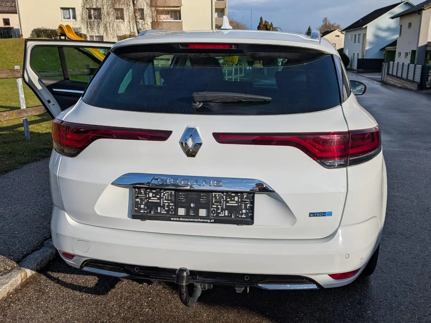 Renault Megane PREISSENKUNG Renault Mégane Grandtour Intens  PHEV Weiß - 2