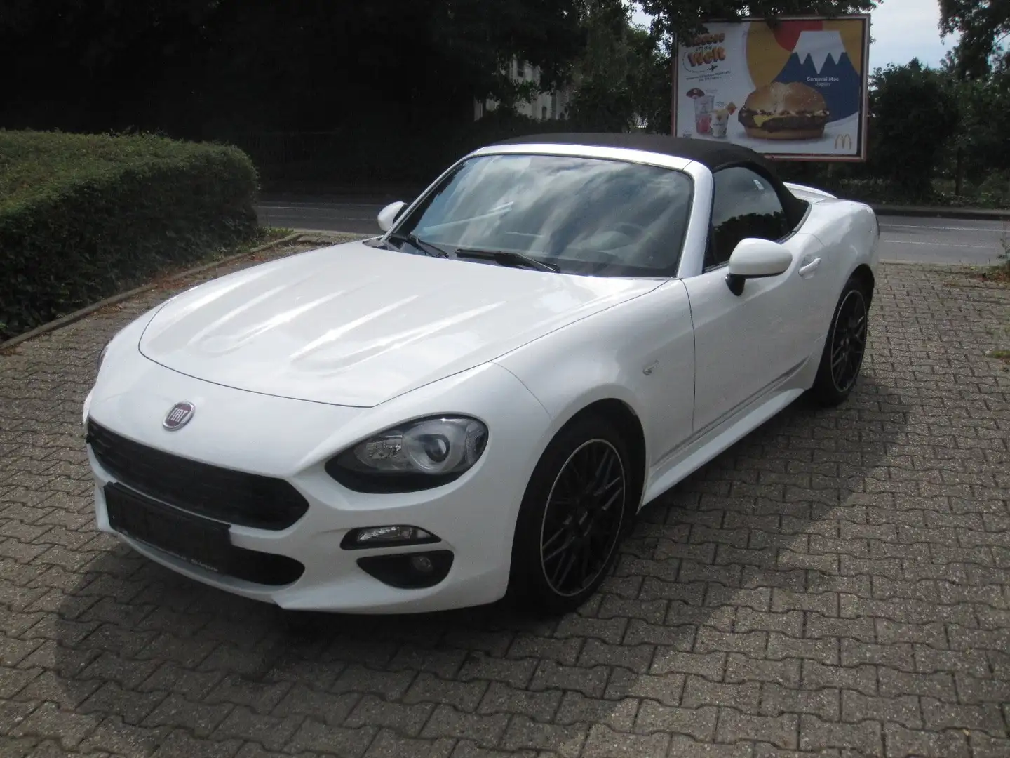 Fiat 124 Spider 124 Spider 1.4 MultiAir Turbo Lusso 2-t. Weiß - 2