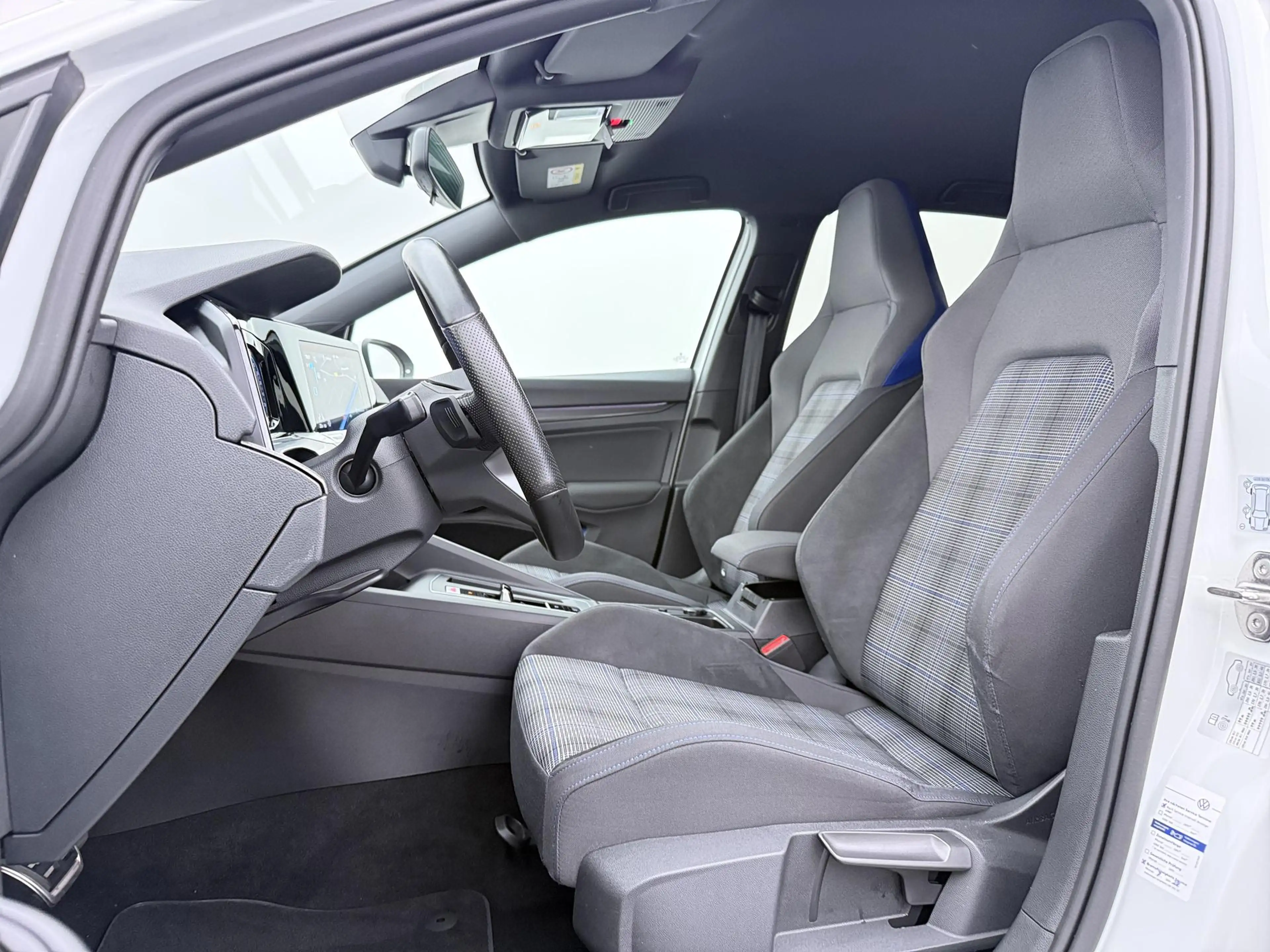 Volkswagen Golf GTE 1.4 eHybrid | Trekhaak | Navigatie | Stuur-/Stoelv — photo 4