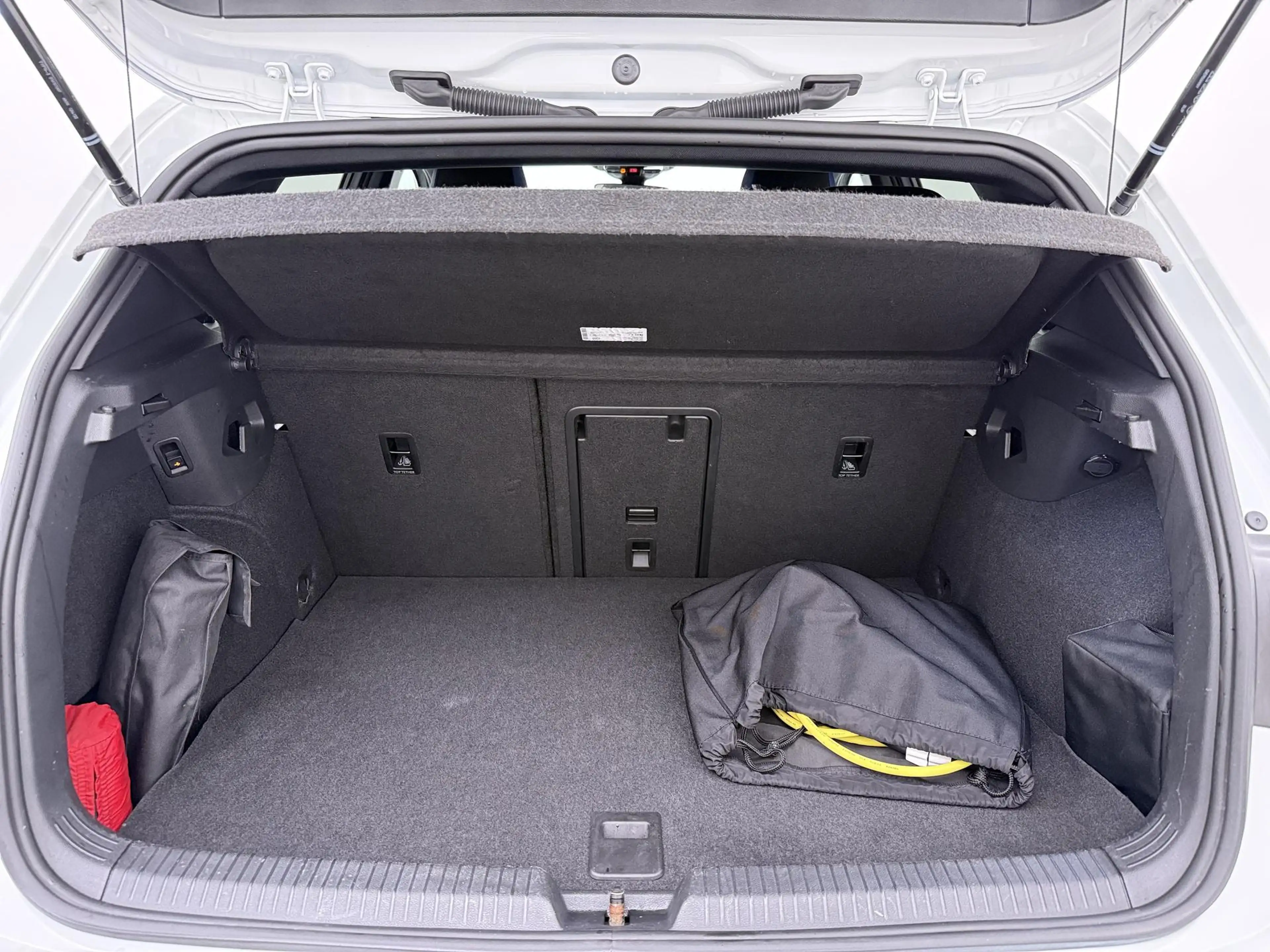 Volkswagen Golf GTE 1.4 eHybrid | Trekhaak | Navigatie | Stuur-/Stoelv — photo 9