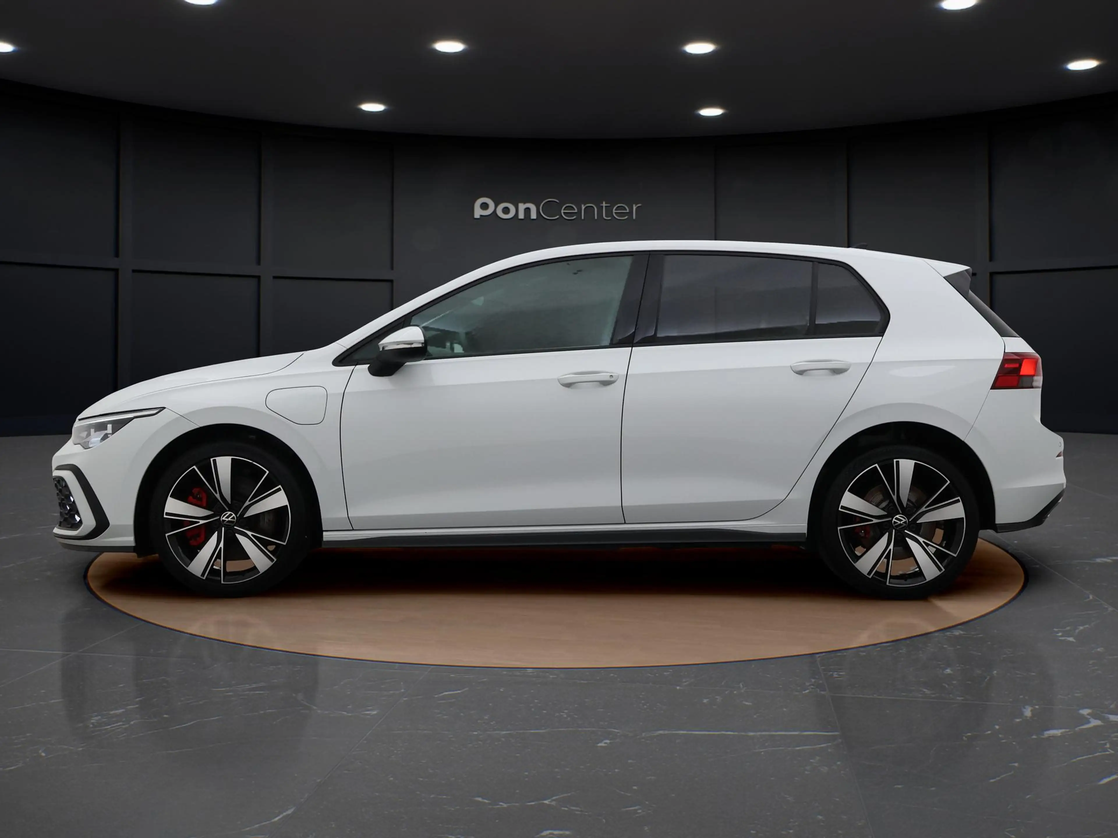 Volkswagen Golf GTE 1.4 eHybrid | Trekhaak | Navigatie | Stuur-/Stoelv — photo 6