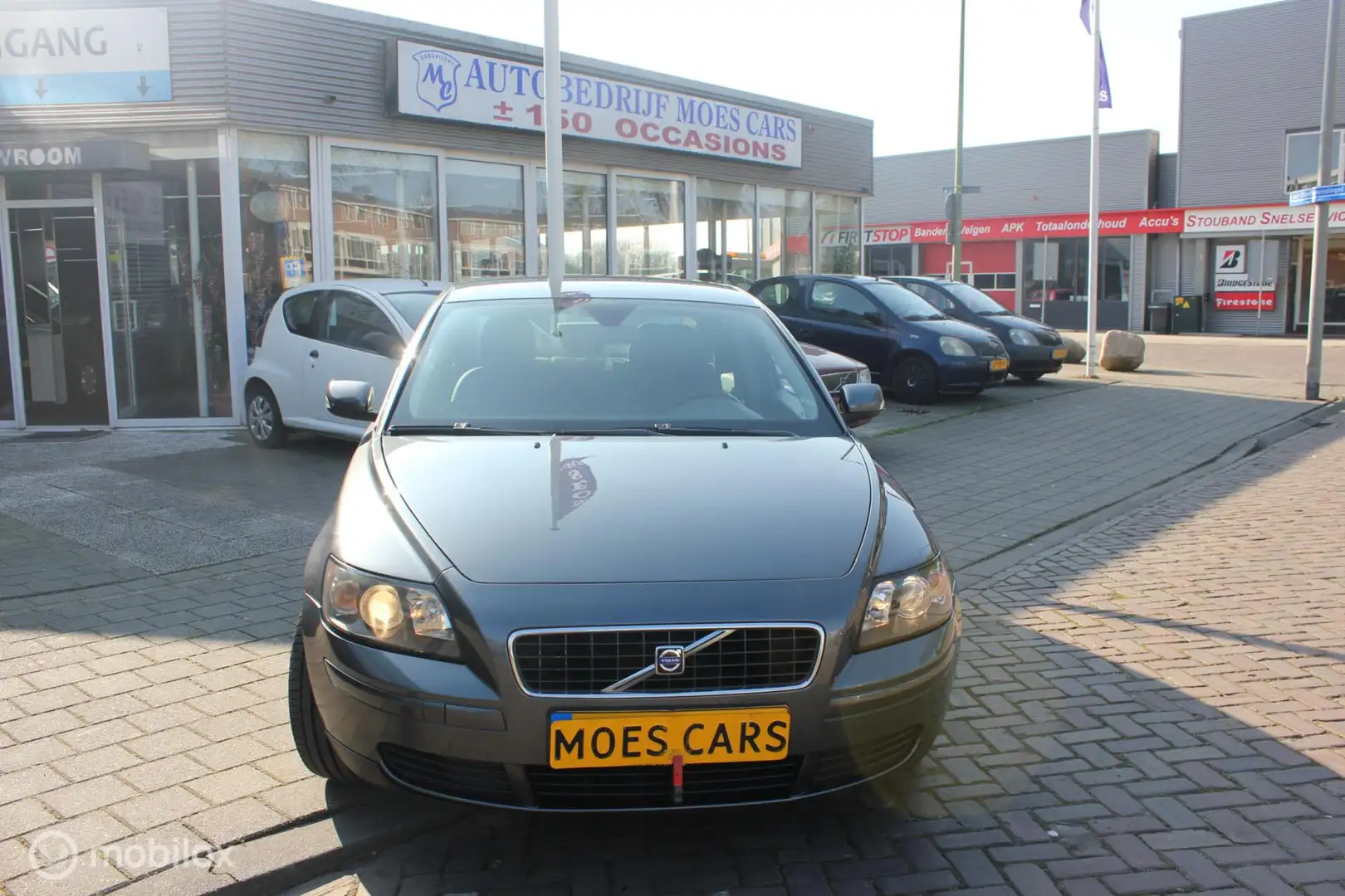 Volvo S40 1.8 Momentum Gris - 2