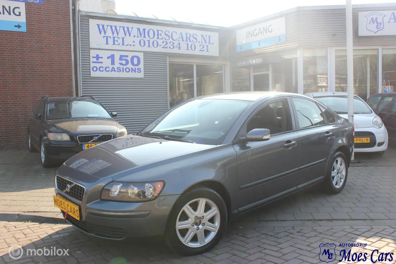 Volvo S40 1.8 Momentum Gris - 1