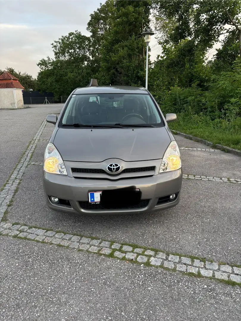 Toyota Corolla Verso 2,0 D-4D - 1