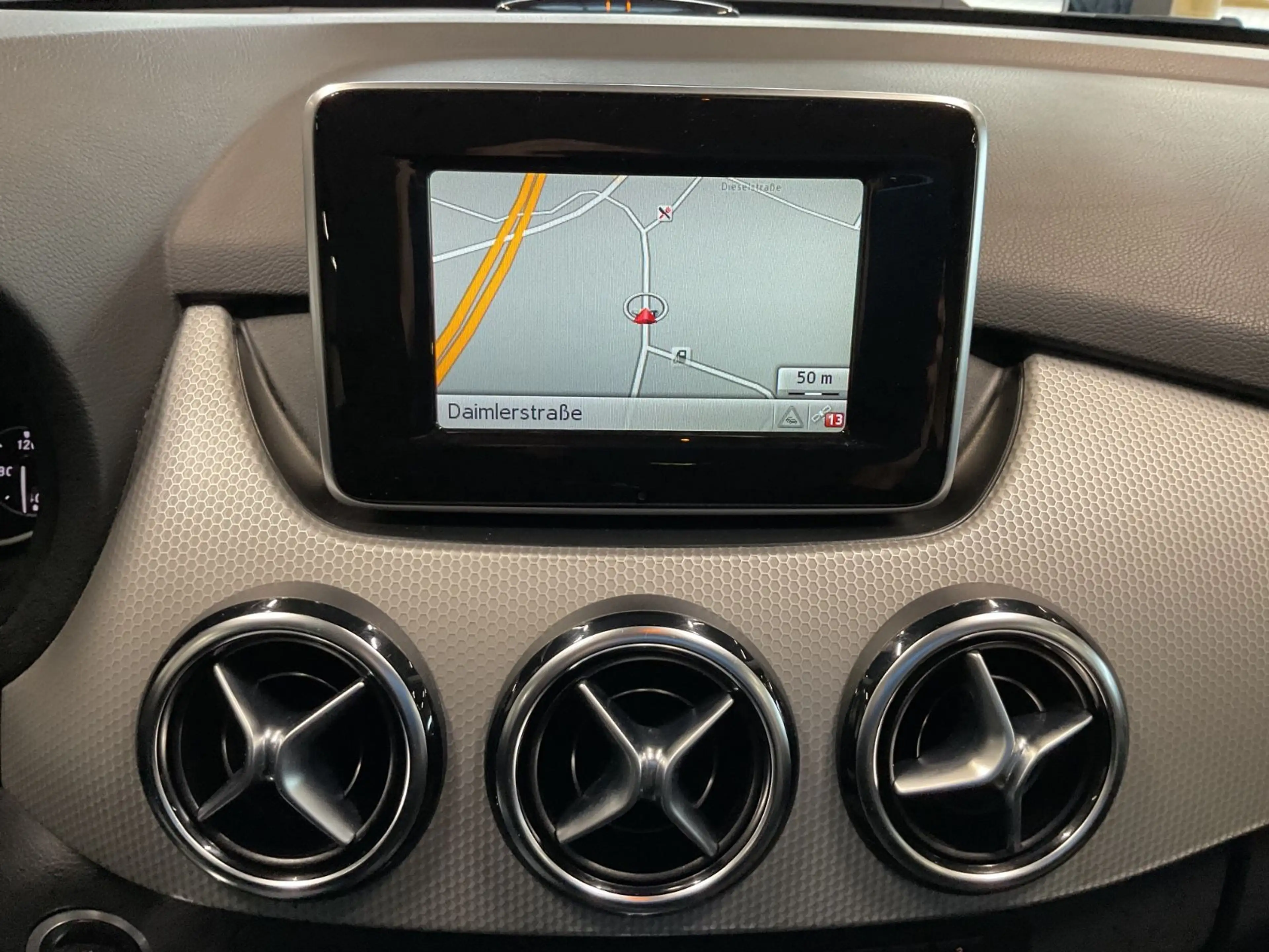 Mercedes-Benz B 200 CDI Sportpaket Navi Teilleder Sitzh. 17" — photo 14
