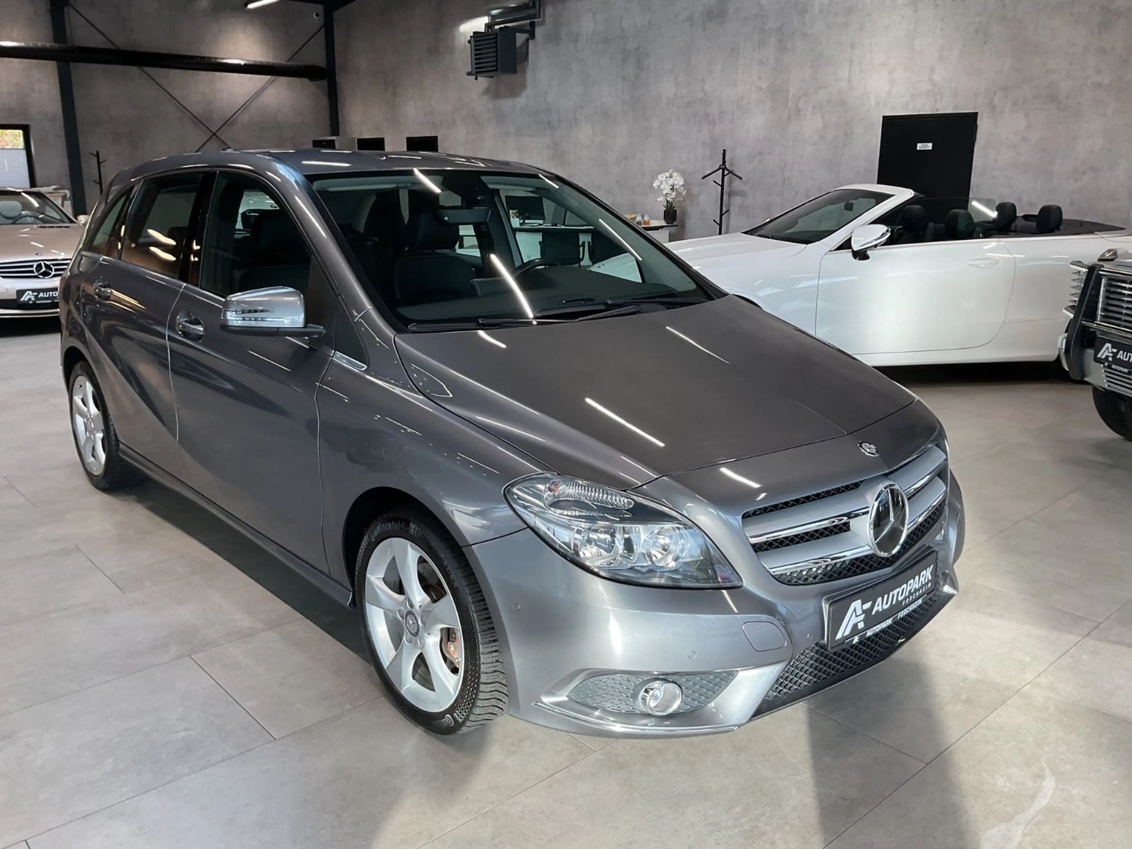 Mercedes-Benz B 200 CDI Sportpaket Navi Teilleder Sitzh. 17" — photo 2