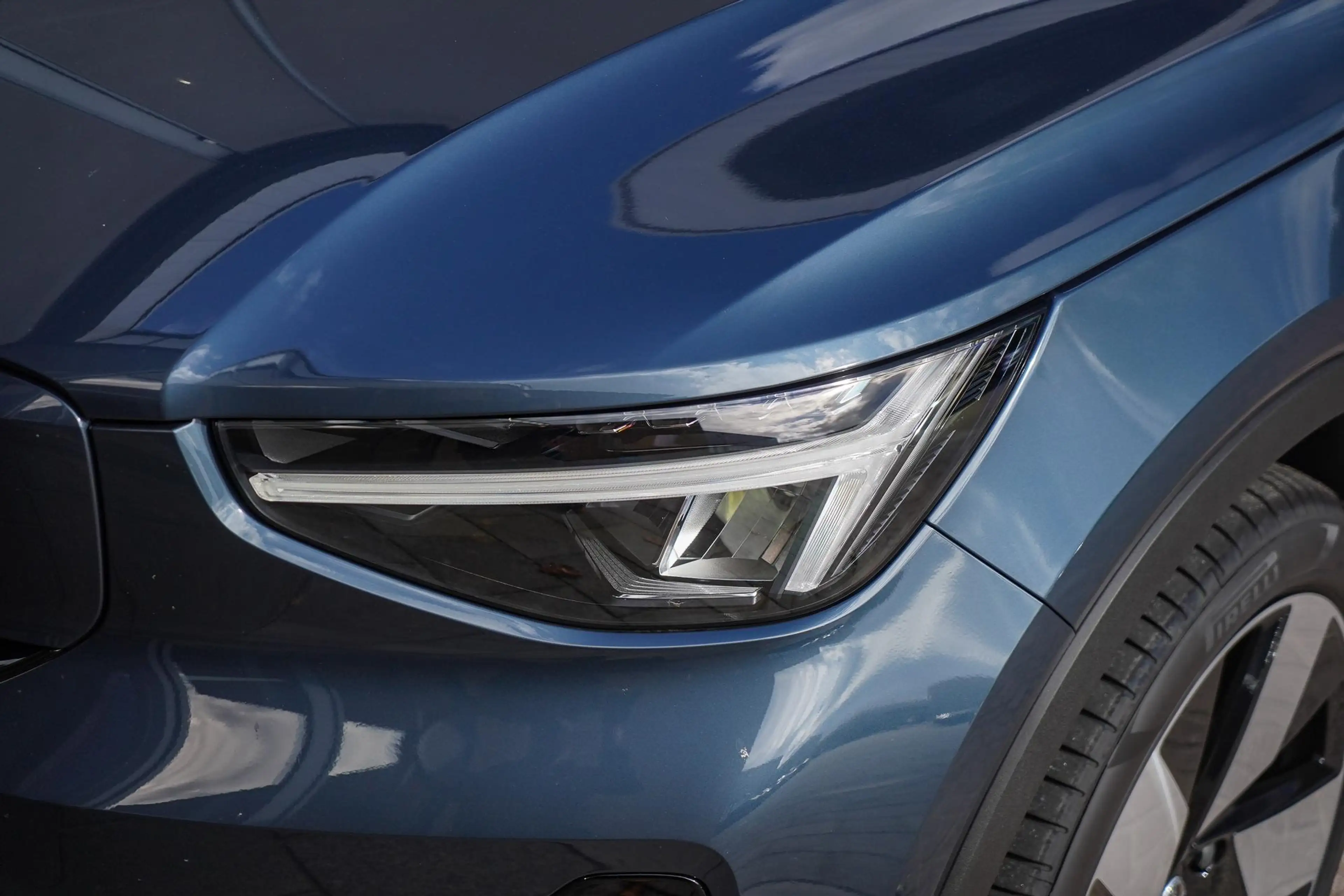 Volvo EX40 Single Motor Extended Range Plus 82 kWh | Company — photo 4