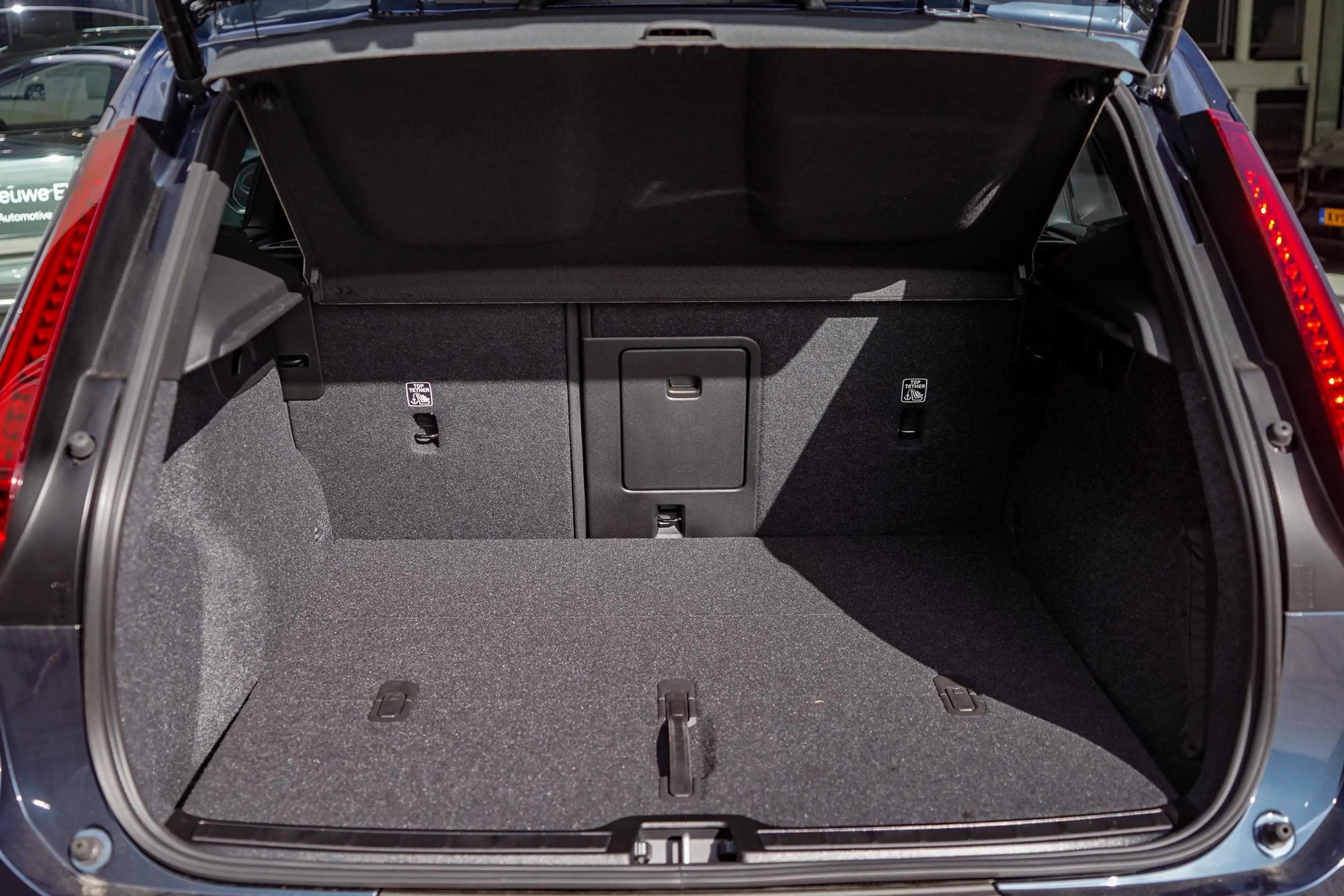 Volvo EX40 Single Motor Extended Range Plus 82 kWh | Company — photo 10