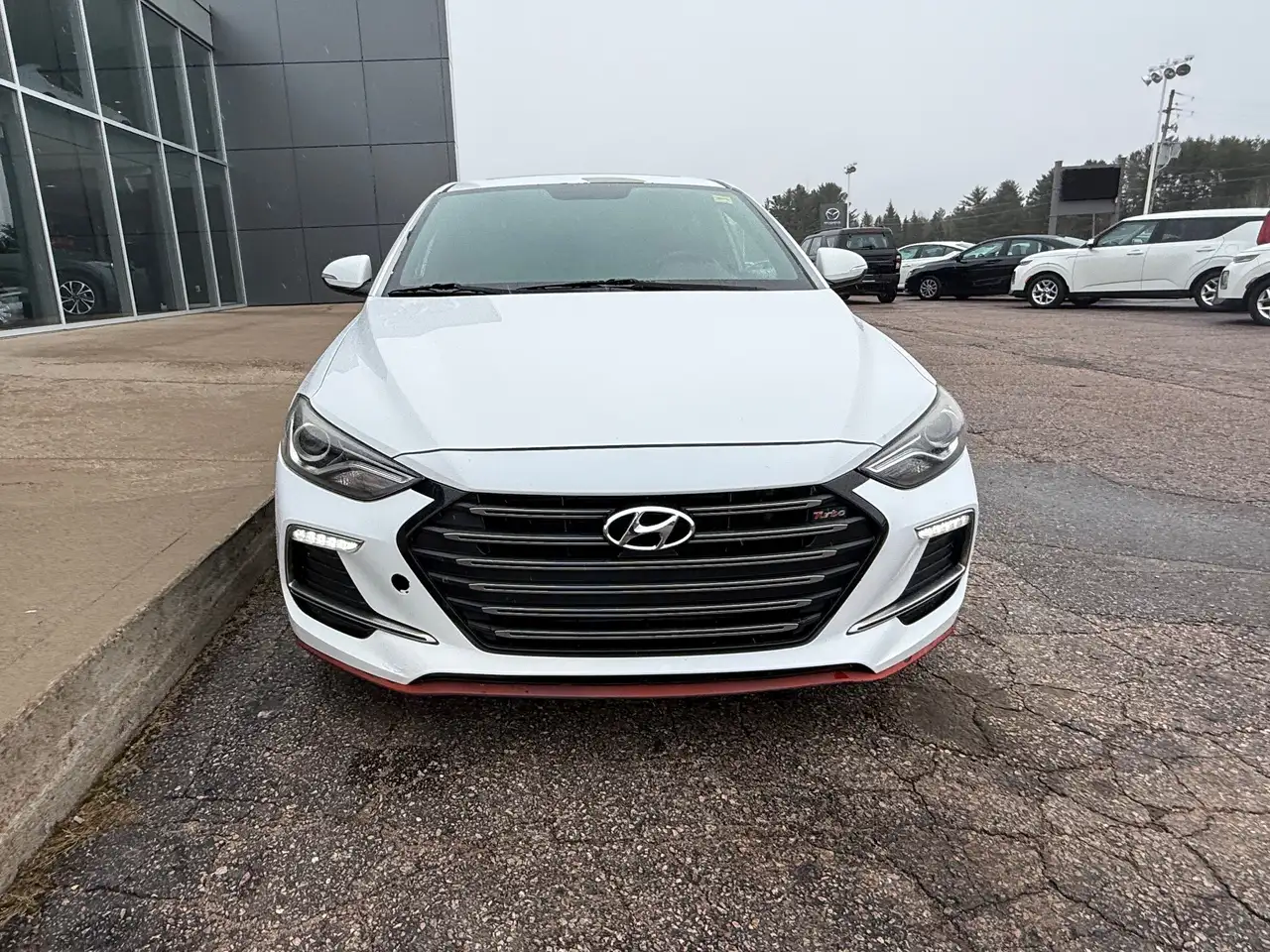 Hyundai ELANTRA снимка Hyundai ELANTRA
