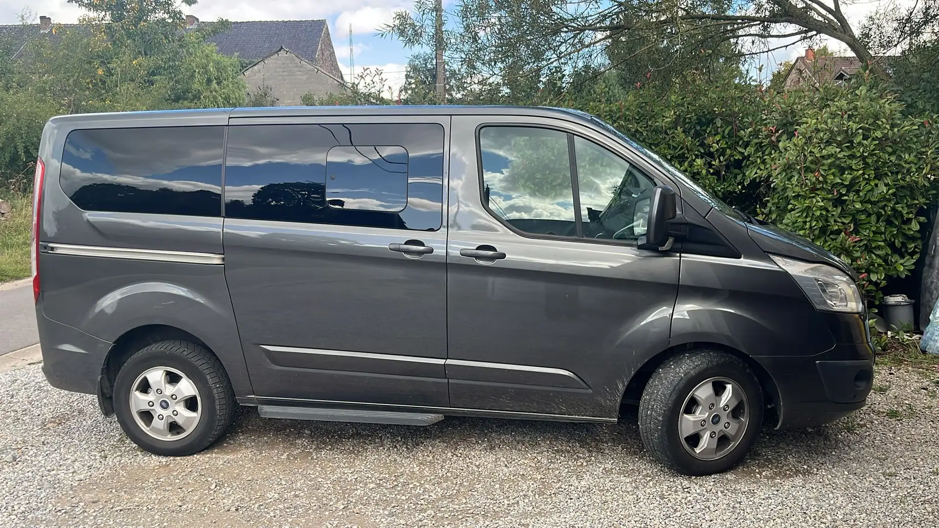 Ford Tourneo Custom 2.0 TDCi L2H1 Trend Šedá - 2