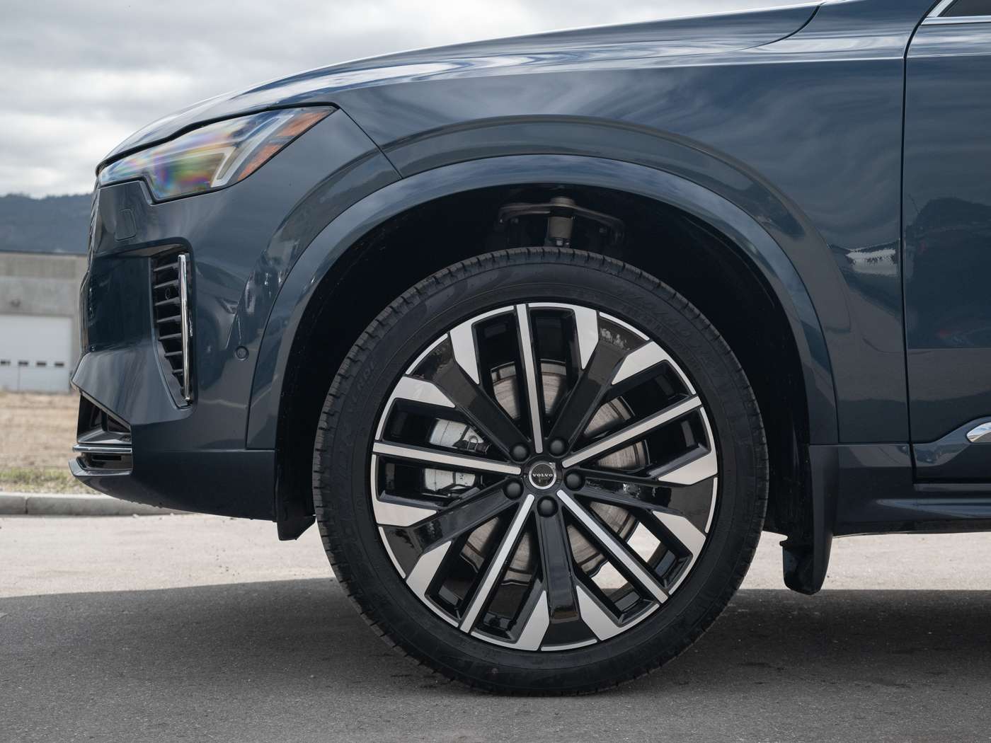 2026 Volvo XC90 B6 ULTRA BRIGHT THEME thumb 9